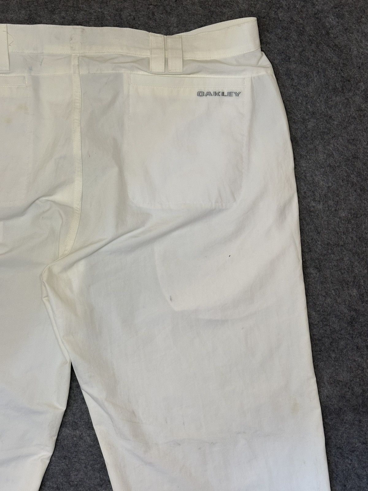 Oakley Oakley golf pants with a performance nylon tech design. Size US 40 / EU 56 - 6 Thumbnail
