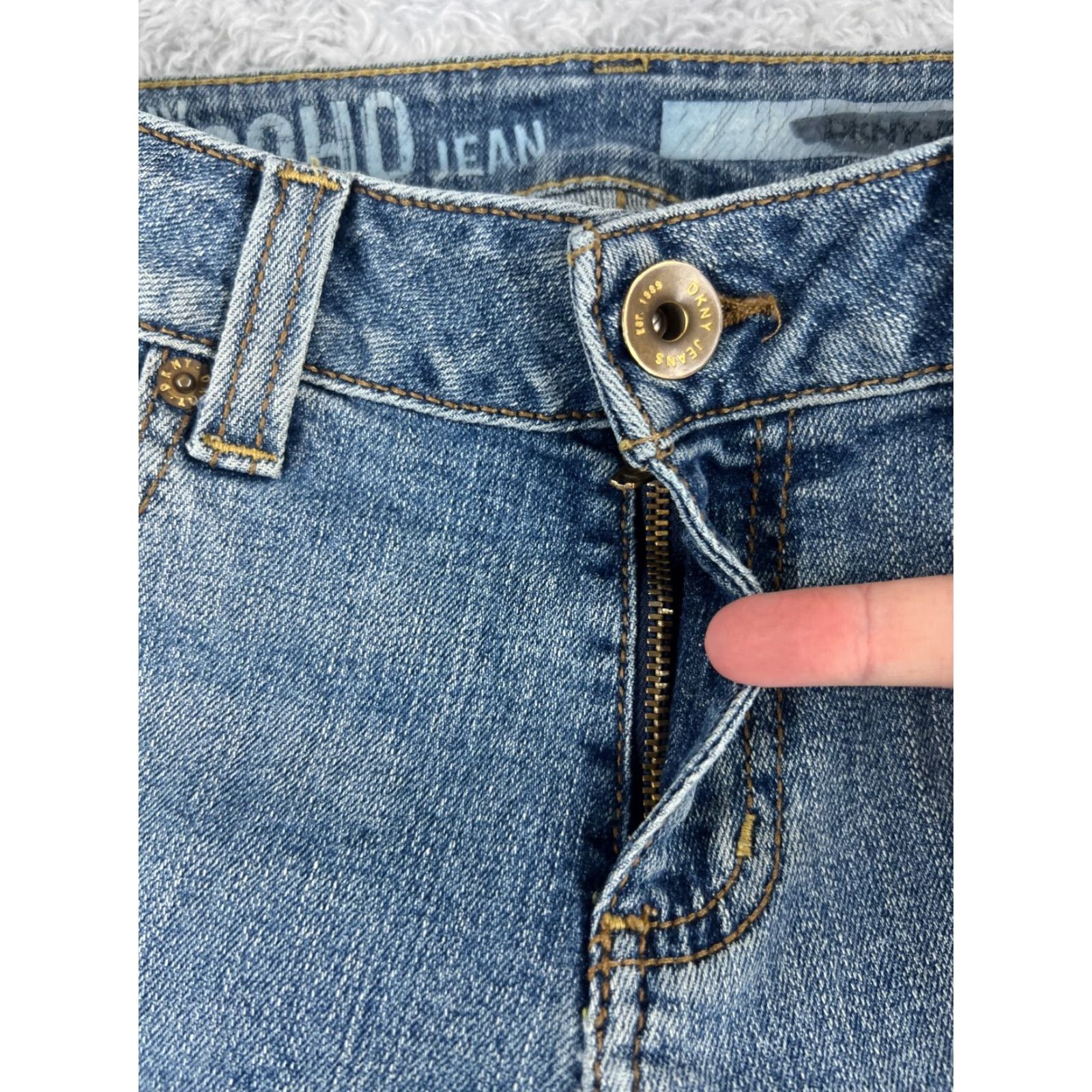 DKNY DKNY Jeans Women 4 Blue Denim Flared Soho Mid Rise 26x30 5-Pocket Design Regular Inseam 30 in Cotton Blend Womens Size 27" / US 4 / IT 40 - 5 Thumbnail