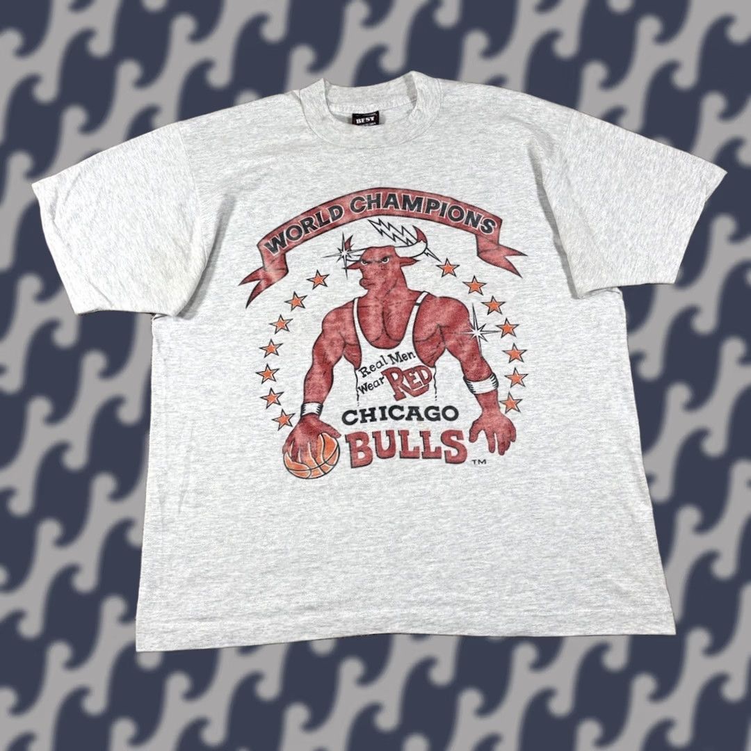 Fruit Of The Loom VINTAGE Chicago Bulls Real Men Wear Red Graphic T Shirt USA Made L Gray Mens 90s Sports World Champions Single Stitch Cotton Polyester Size US L / EU 52-54 / 3 - 1 Thumbnail
