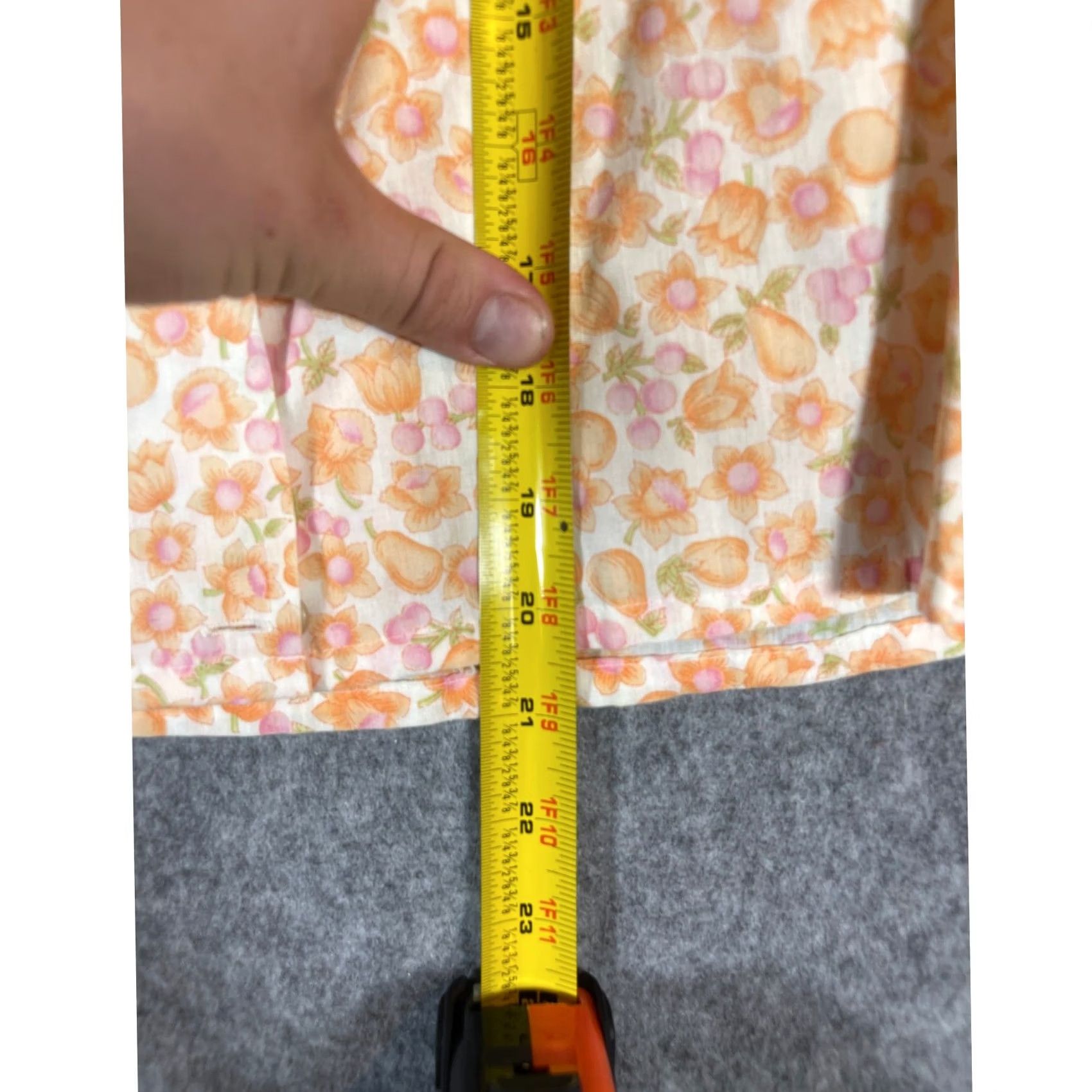 Vintage VINTAGE Vintage Blouse Womens S Orange Floral Sleeveless Top Small Button Classic Y2K Size S / US 4 / IT 40 - 6 Thumbnail