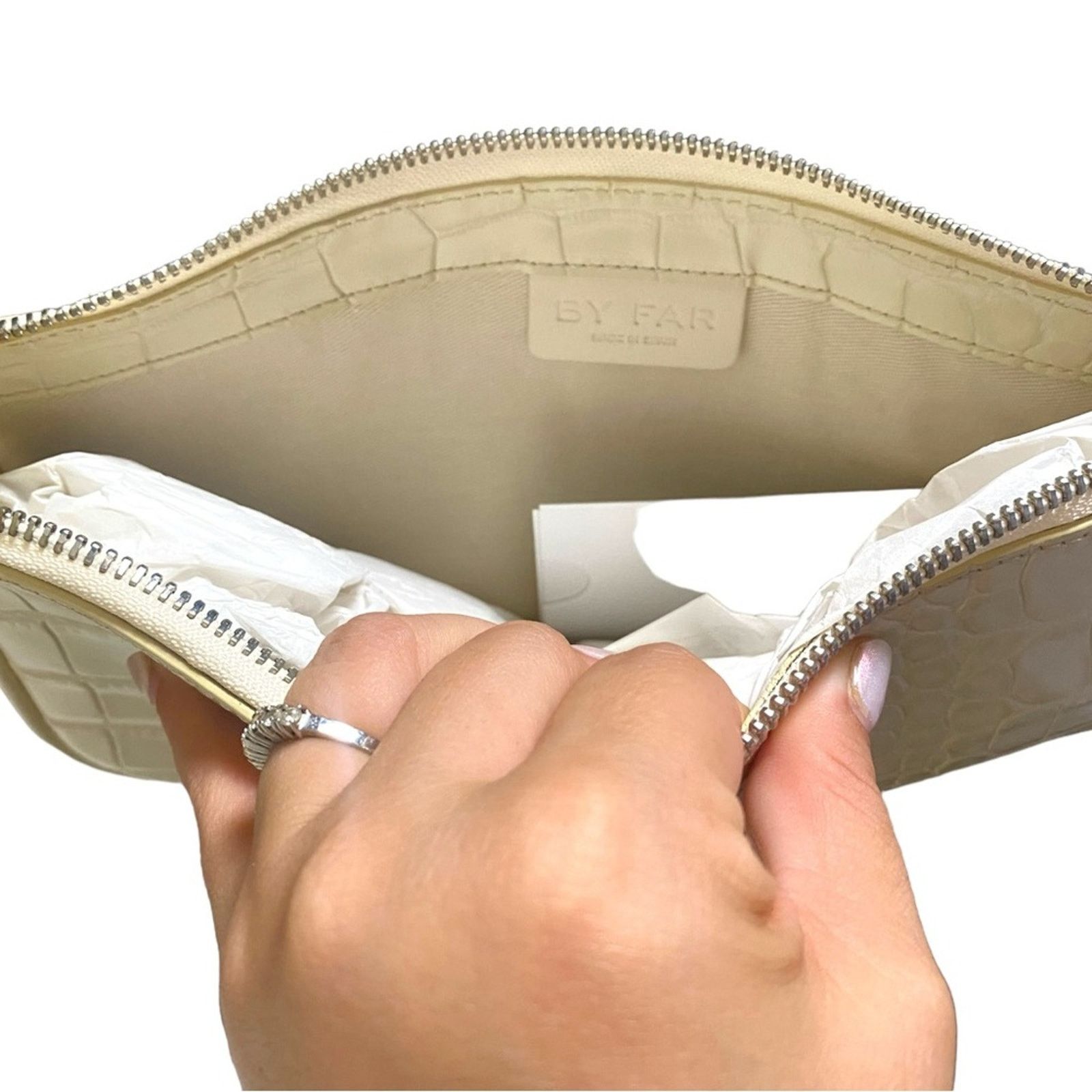 By Far BY FAR Off-White Rachel Shoulder Bag Size ONE SIZE - 6 Thumbnail