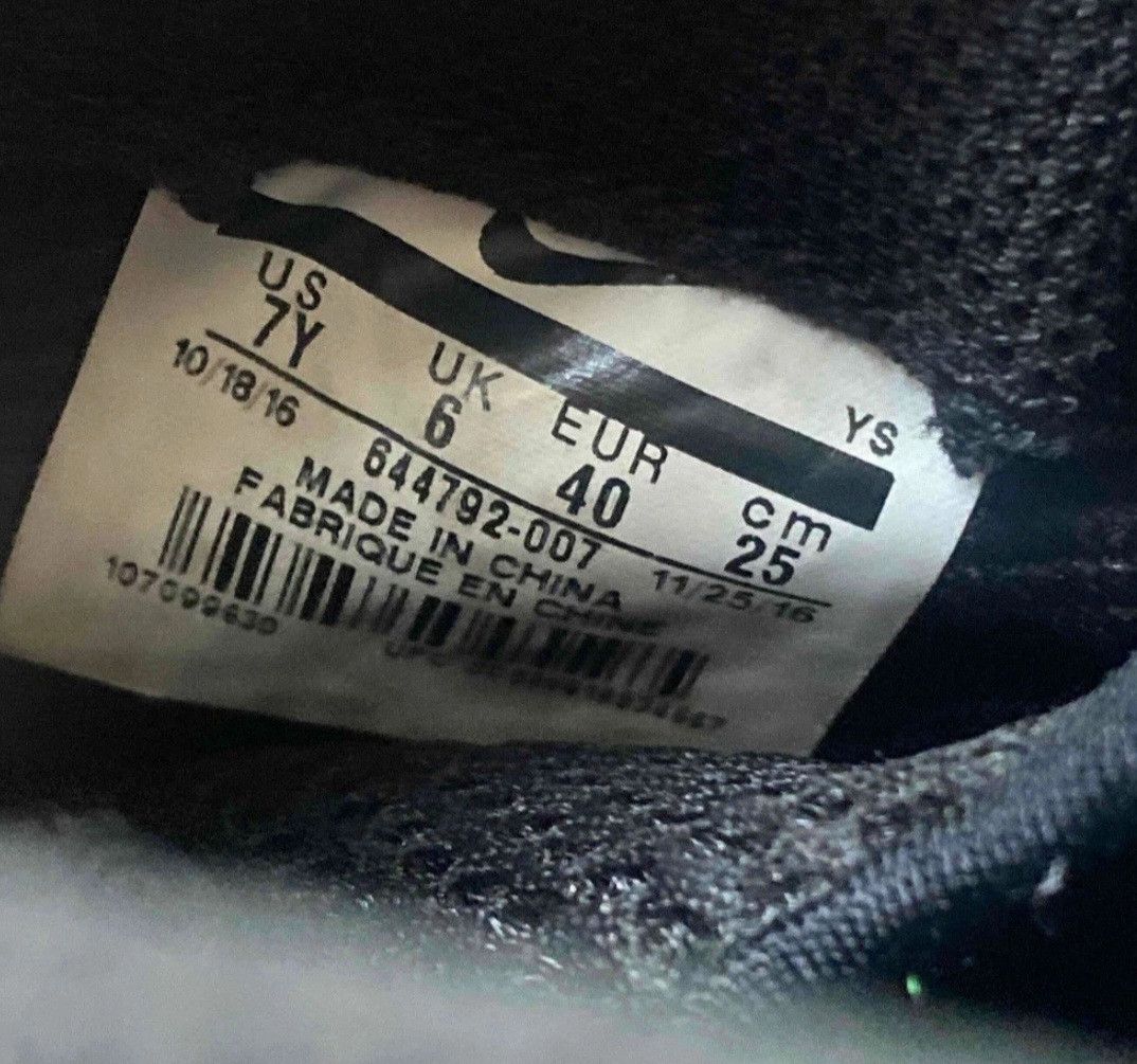Nike Nike Little Posite Foamposite Pro GS Silver Surfer Size US 7 / EU 40 - 7 Thumbnail
