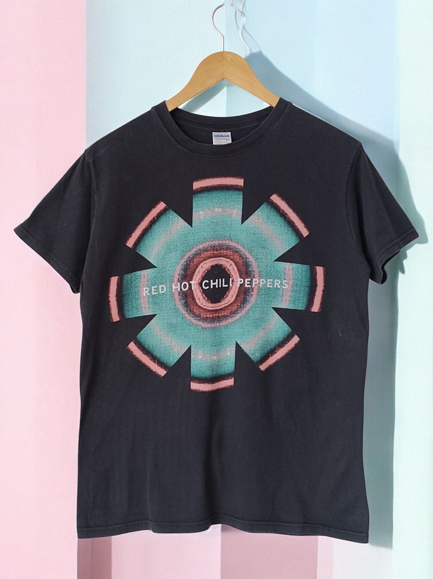Band Tees Red Hot Chili Peppers RHCP 2012 VTG Vintage Tshirt Size US M / EU 48-50 / 2 - 1 Thumbnail