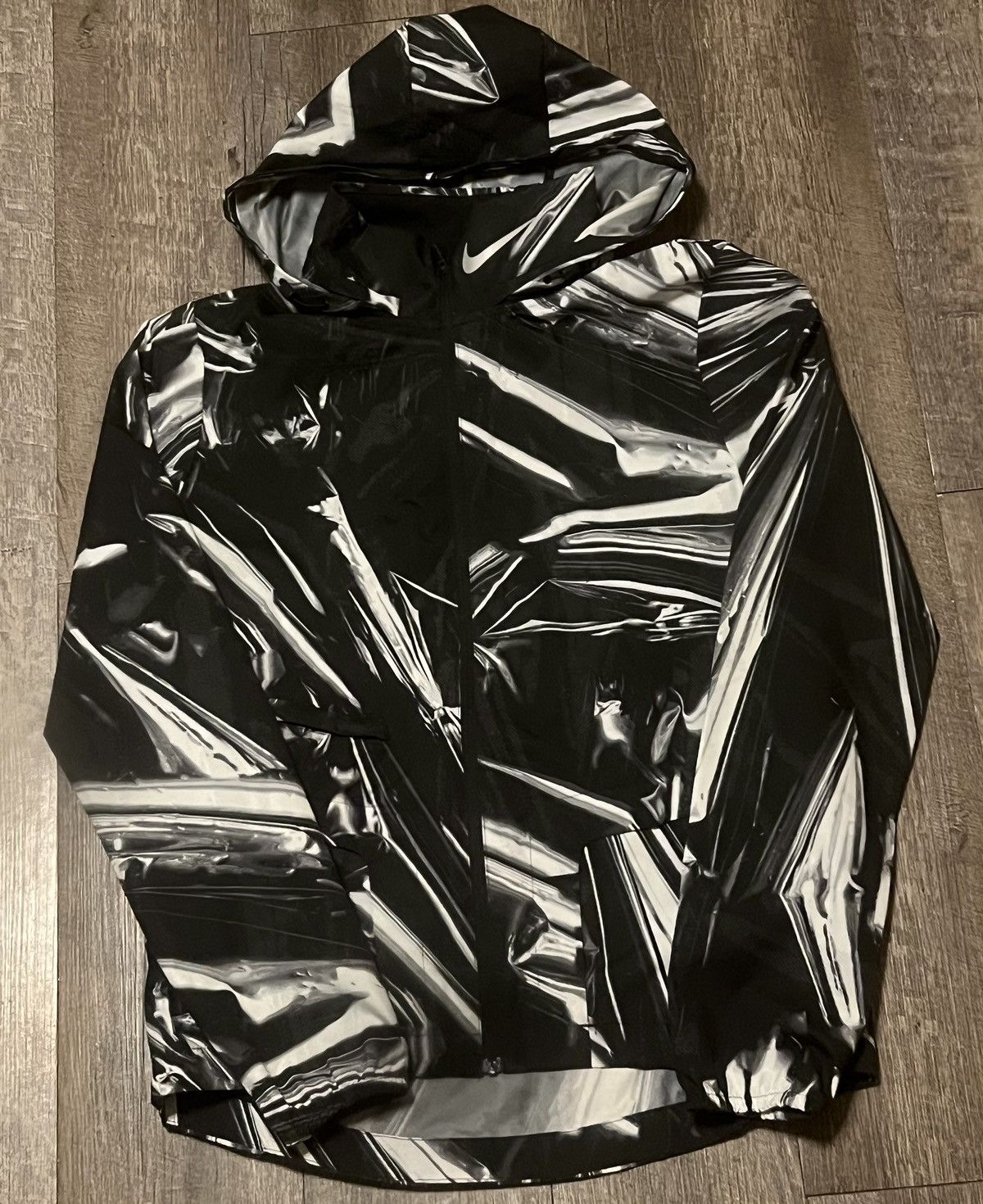Nike Nike Shield Flash Reflective Women’s Running Jacket size XS Size XS / US 0-2 / IT 36-38 - 1 Thumbnail