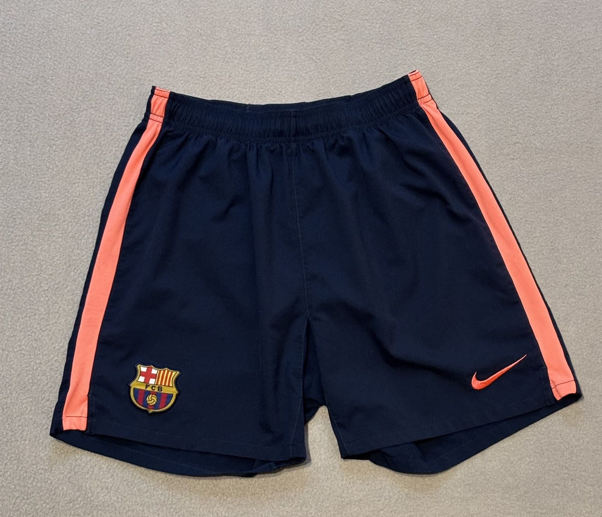 Nike FC Barcelona 2009/2010 Nike Football Shorts size S Size US 31 - 1 Thumbnail