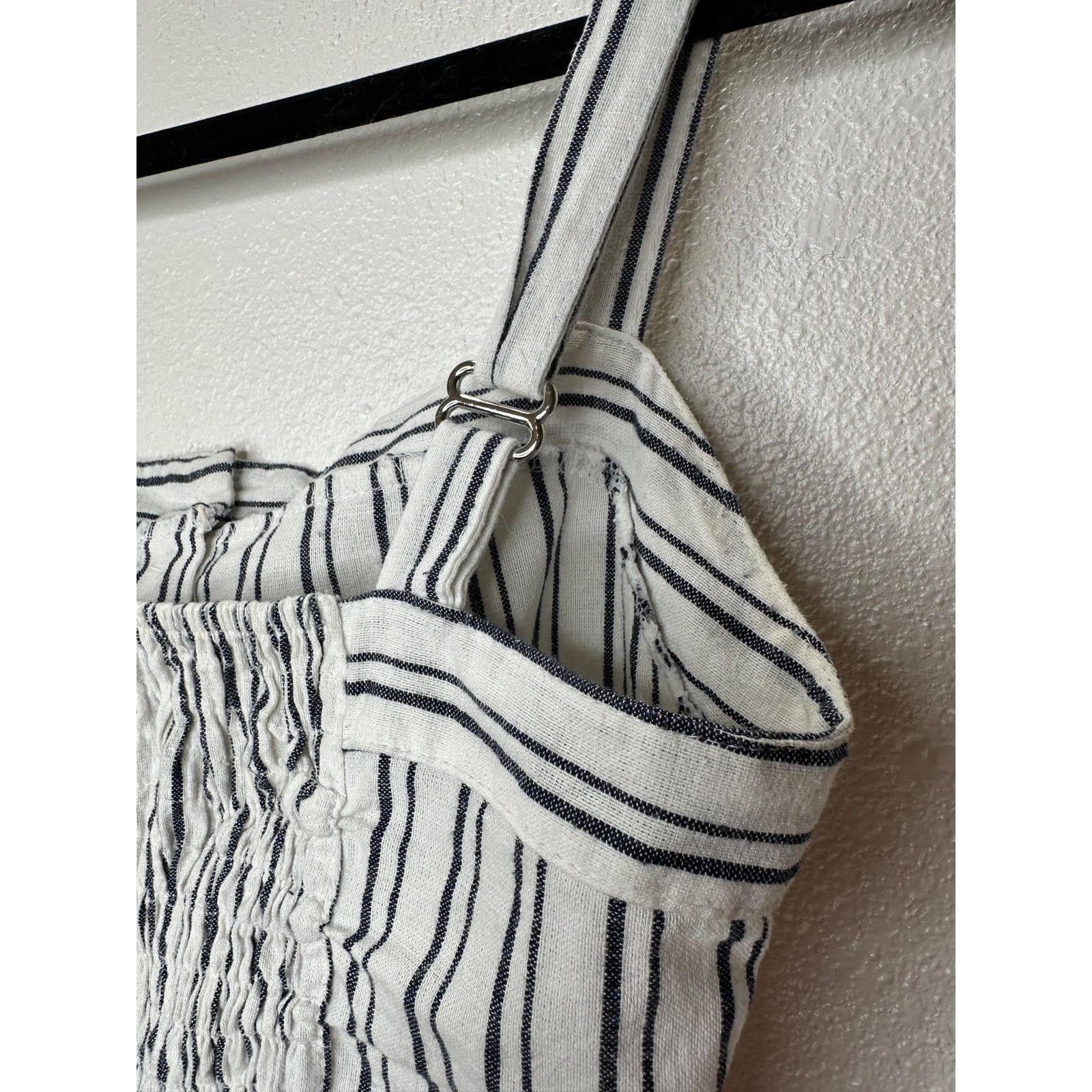 Brandy Melville Brandy Melville Astrid White & Black Stripe Button Crop Top Size XS / US 0-2 / IT 36-38 - 8 Thumbnail