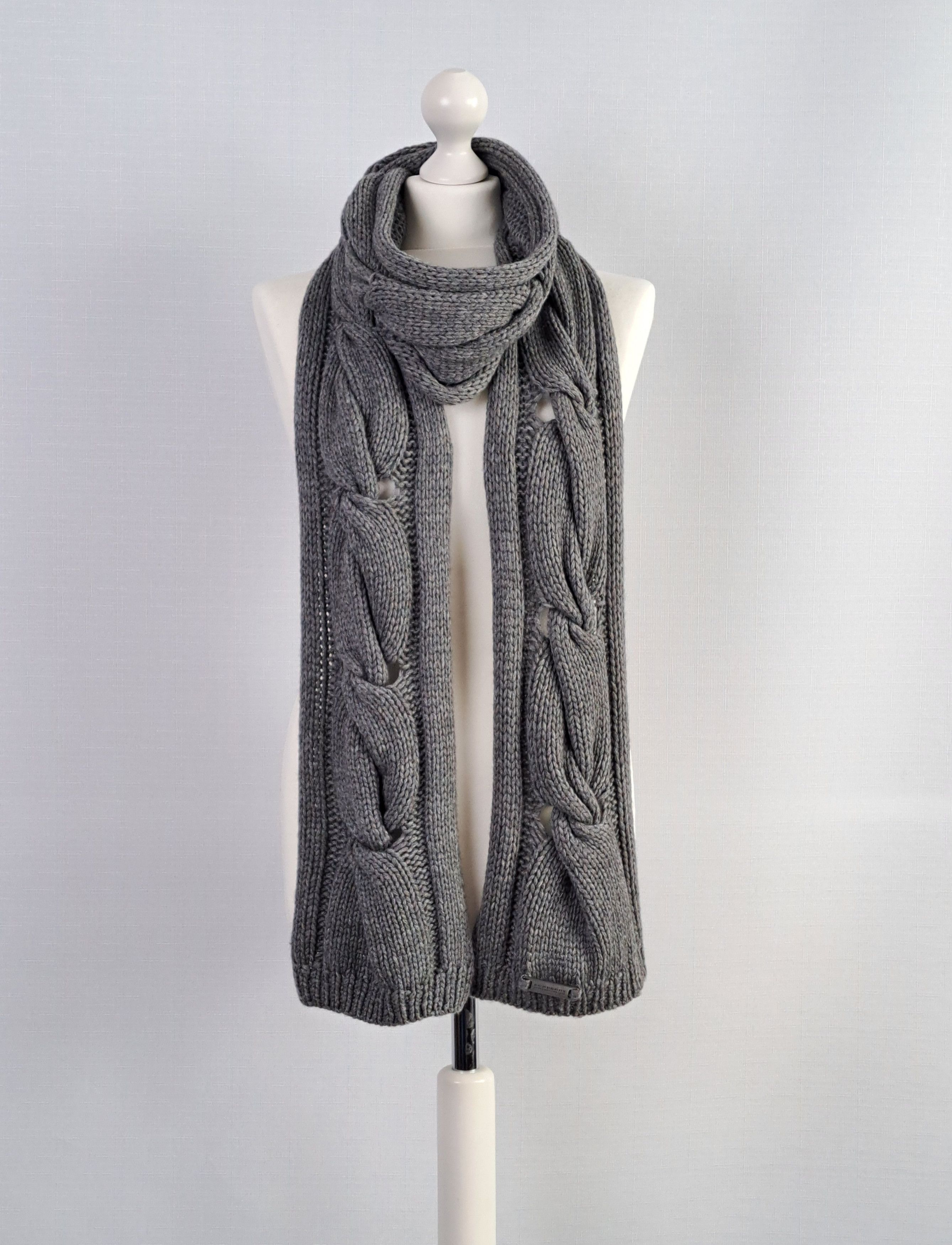 Burberry BURBERRY cable knit wool/cashmere long scarf. Size ONE SIZE - 3 Thumbnail