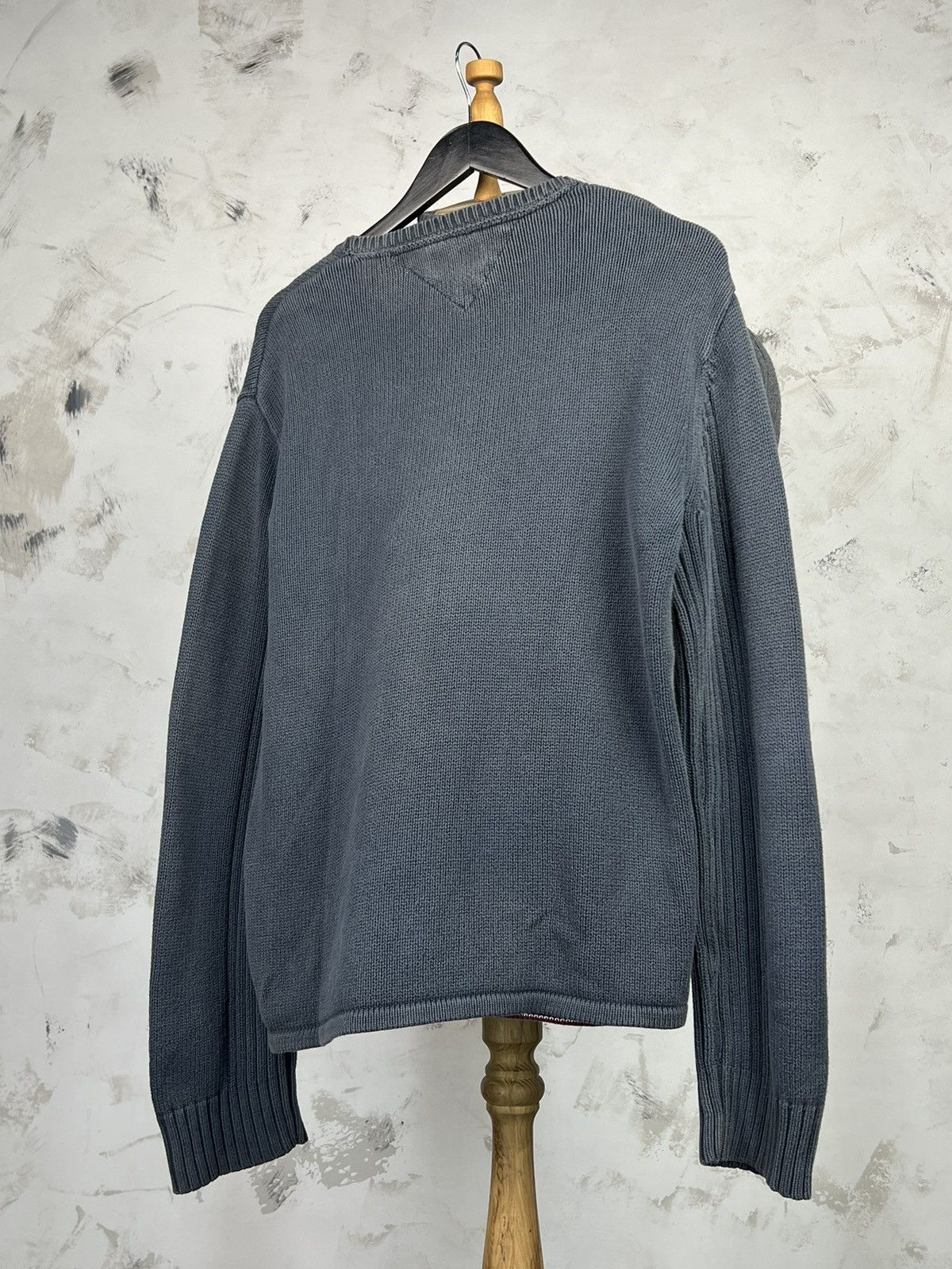 Tommy Hilfiger Vintage Tommy Hilfiger Denim Sweater Size M - L Size US L / EU 52-54 / 3 - 5 Thumbnail