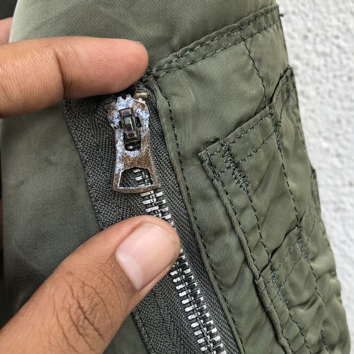Alpha Industries Vintage Flyers Man Intermediate Ma-1 Bomber Jacket Size US XL / EU 56 / 4 - 10 Thumbnail