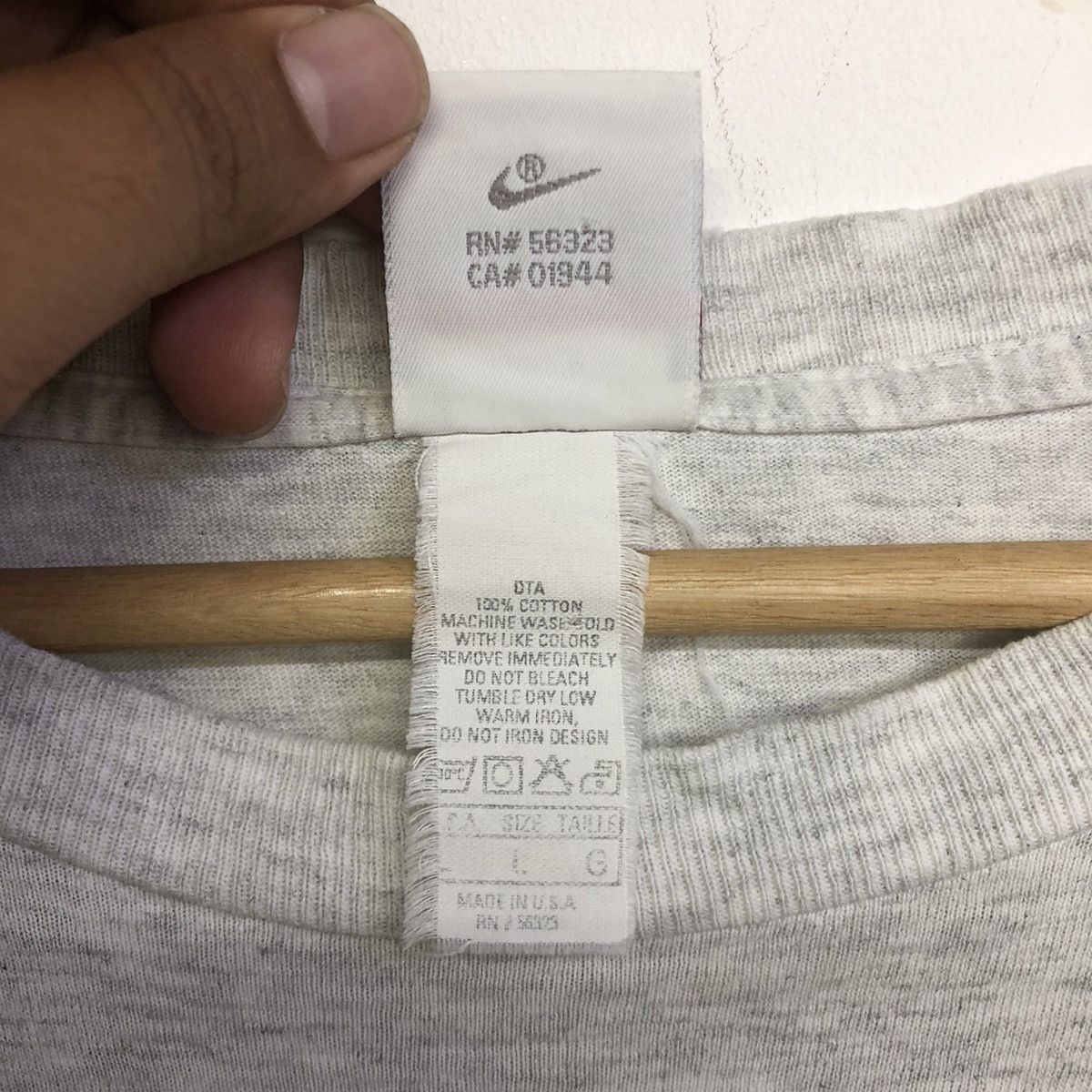 Nike VINTAGE NIKE KEEP ON DUNKING GRAFITI TSHIRT Size US L / EU 52-54 / 3 - 16 Thumbnail