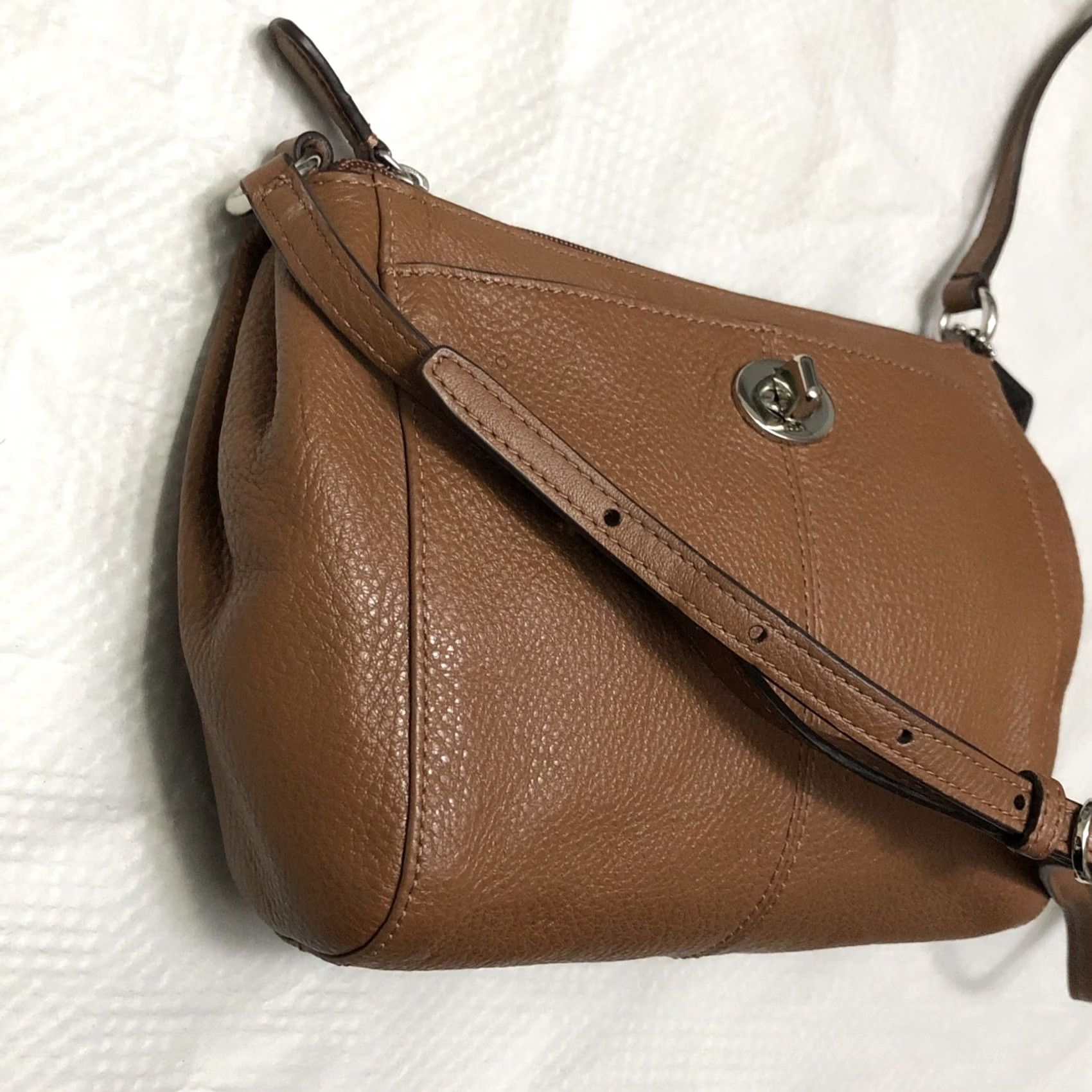 Coach Coach Swingpack Small Crossbody Leather Pebbled Caramel Brown Silver Hardware Women Size S / US 4 / IT 40 - 5 Thumbnail