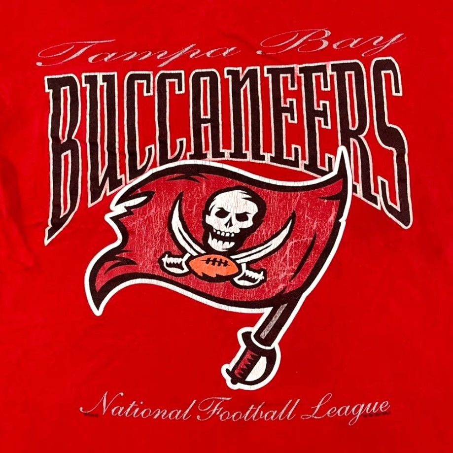 NFL VINTAGE Tampa Bay Buccaneers Shirt Mens LARGE Red Football Graphic Tee 1997 90s NFL CSA Shirt Mens L Red 90s Logo Graphic Tee Size US L / EU 52-54 / 3 - 2 Thumbnail