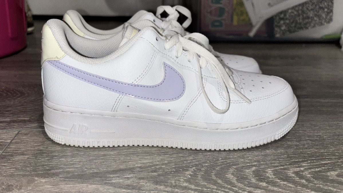 Nike Wmns Air Force 1'07 'Coconut Milk Oxygen Purple' Size US 8.5 / IT 38.5 - 3 Thumbnail