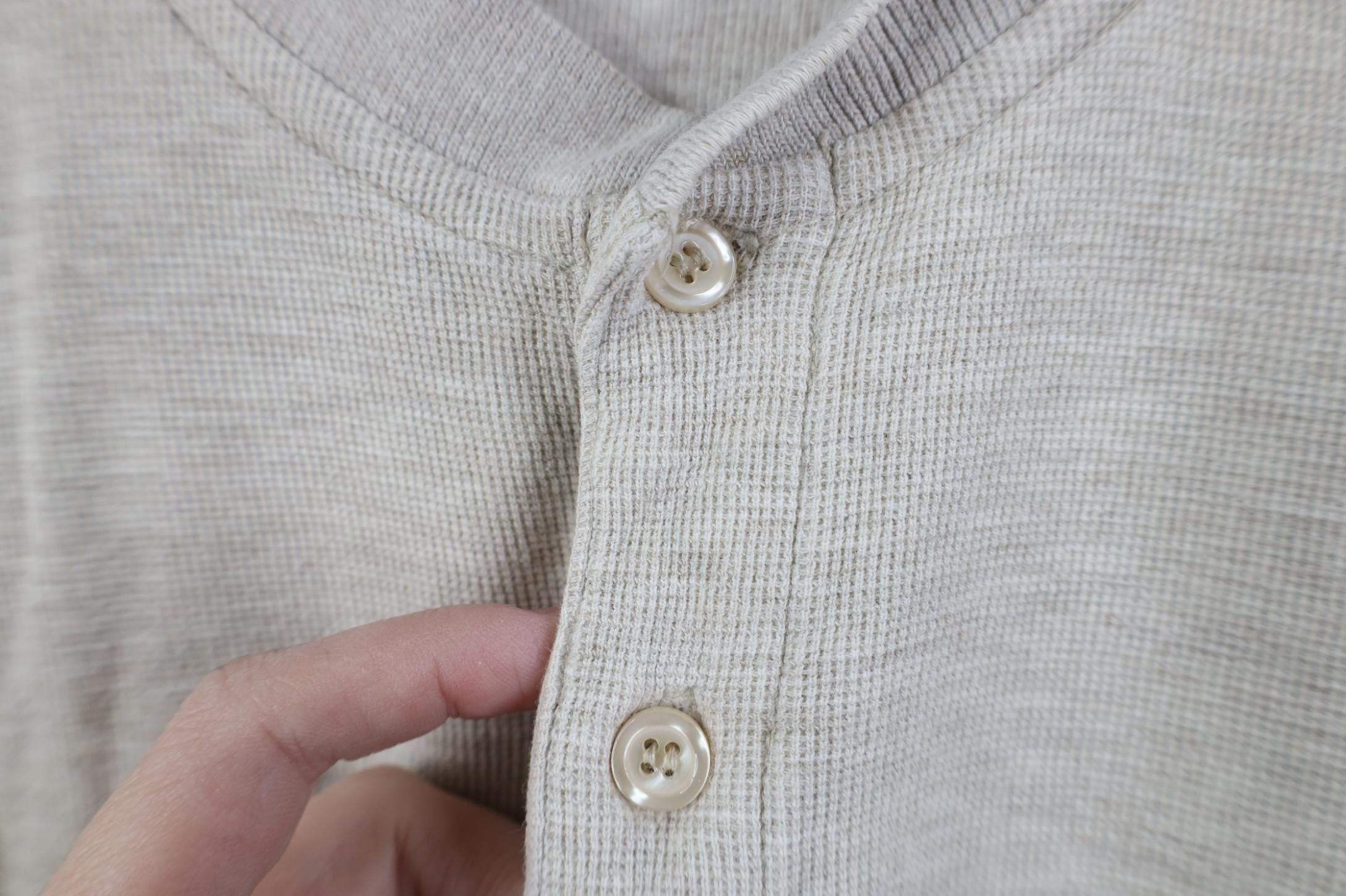 Vintage Vintage 90s Streetwear Waffle Knit Henley T-Shirt Beige Size US L / EU 52-54 / 3 - 4 Thumbnail