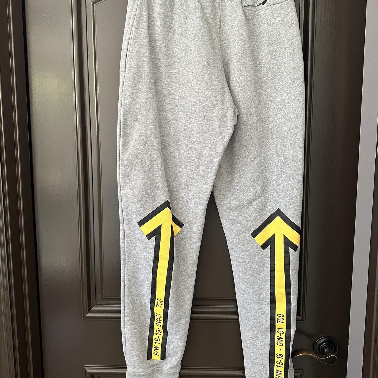 Off-White Gray with yellow arrows Off White sweatpants Size US 31 - 2 Thumbnail
