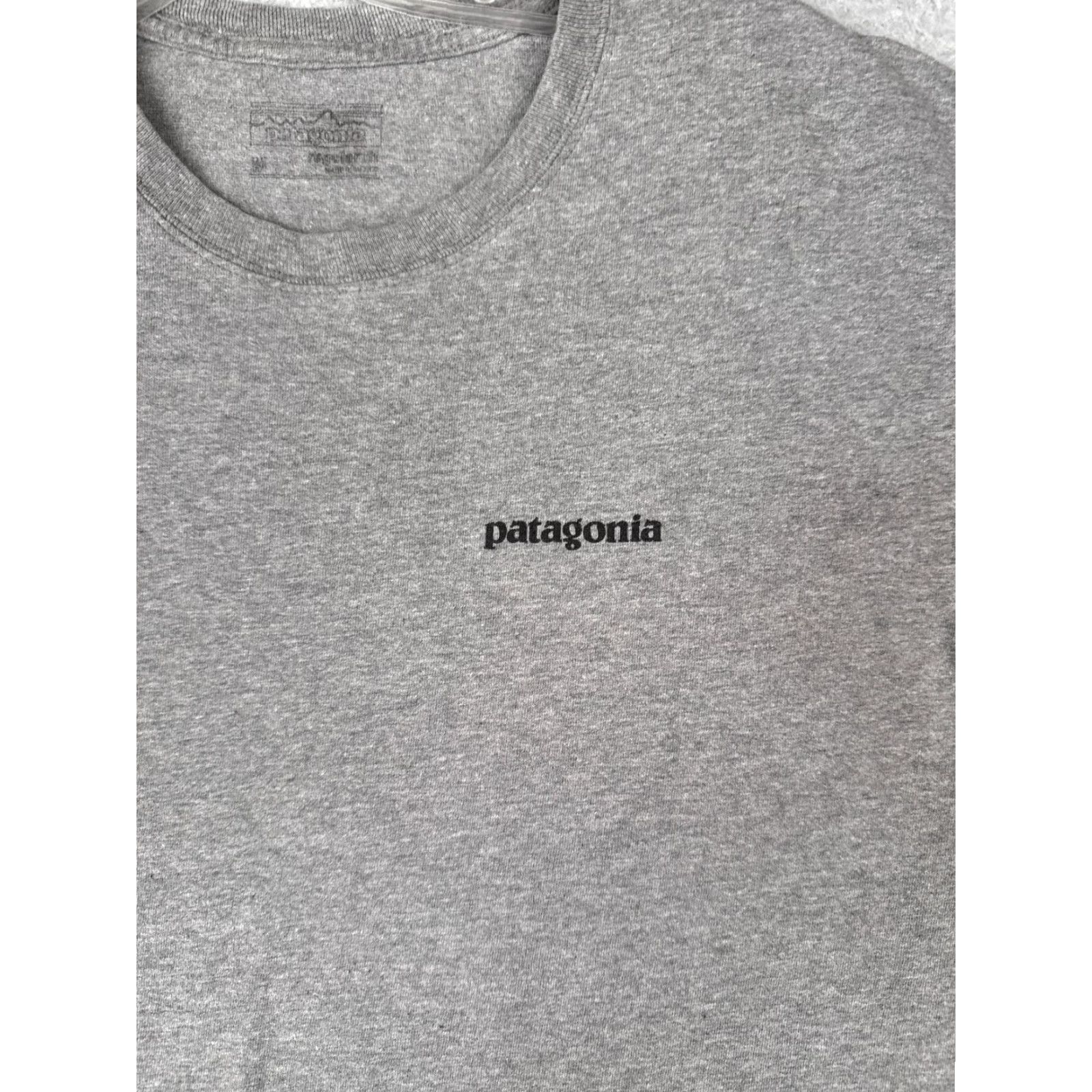 Patagonia Patagonia Shirt Men Medium Gray Short Sleeve Crew Neck Cotton Blend Hike Read T-Shirt Regular Size US M / EU 48-50 / 2 - 6 Thumbnail