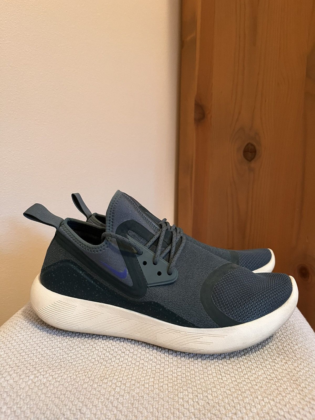 Nike nike lunarcharge essential 923619-304 Size US 9 / EU 42 - 3 Thumbnail