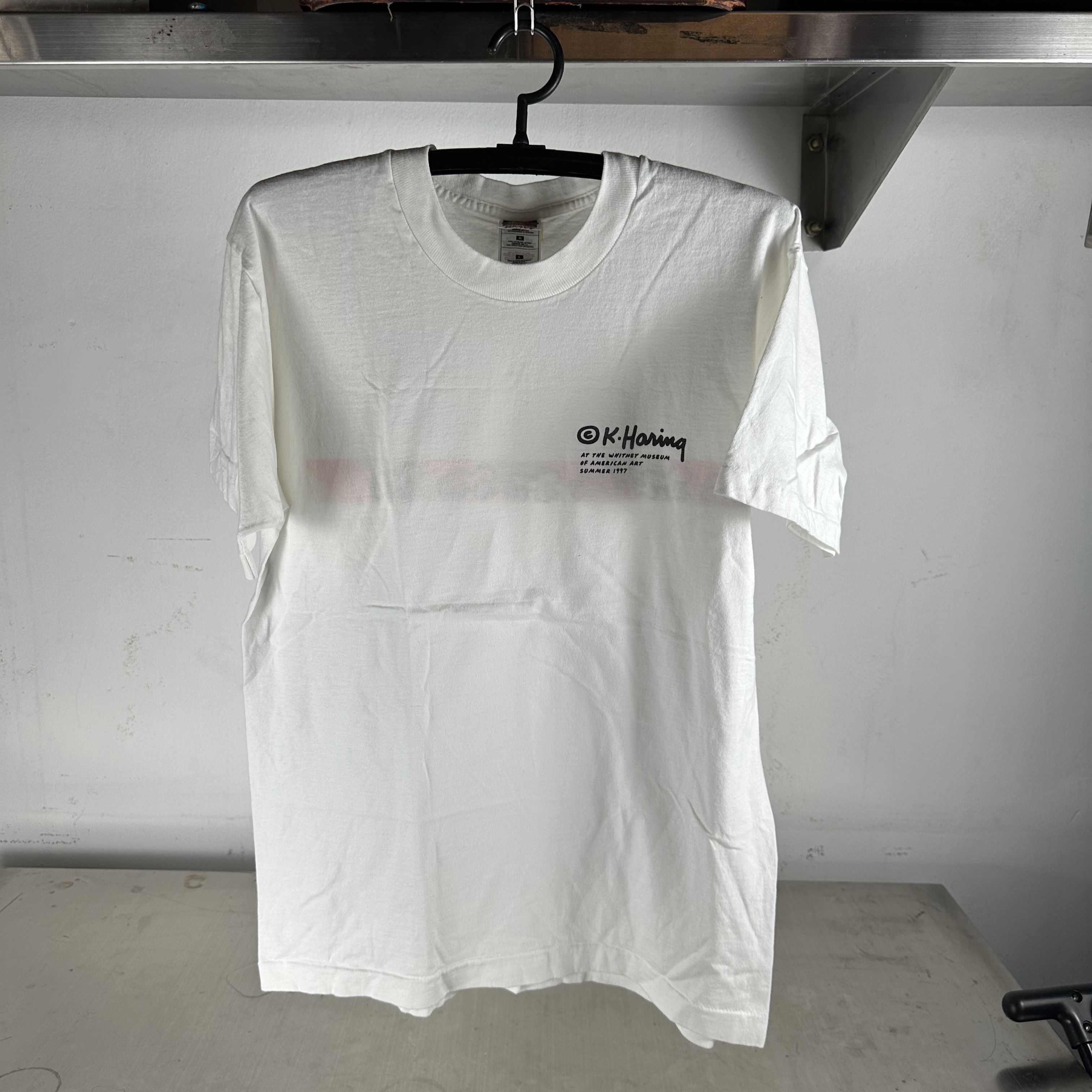 Vintage ​1997 Keith Haring Whitney Museum Of American Art T-shirt Size US L / EU 52-54 / 3 - 1 Thumbnail