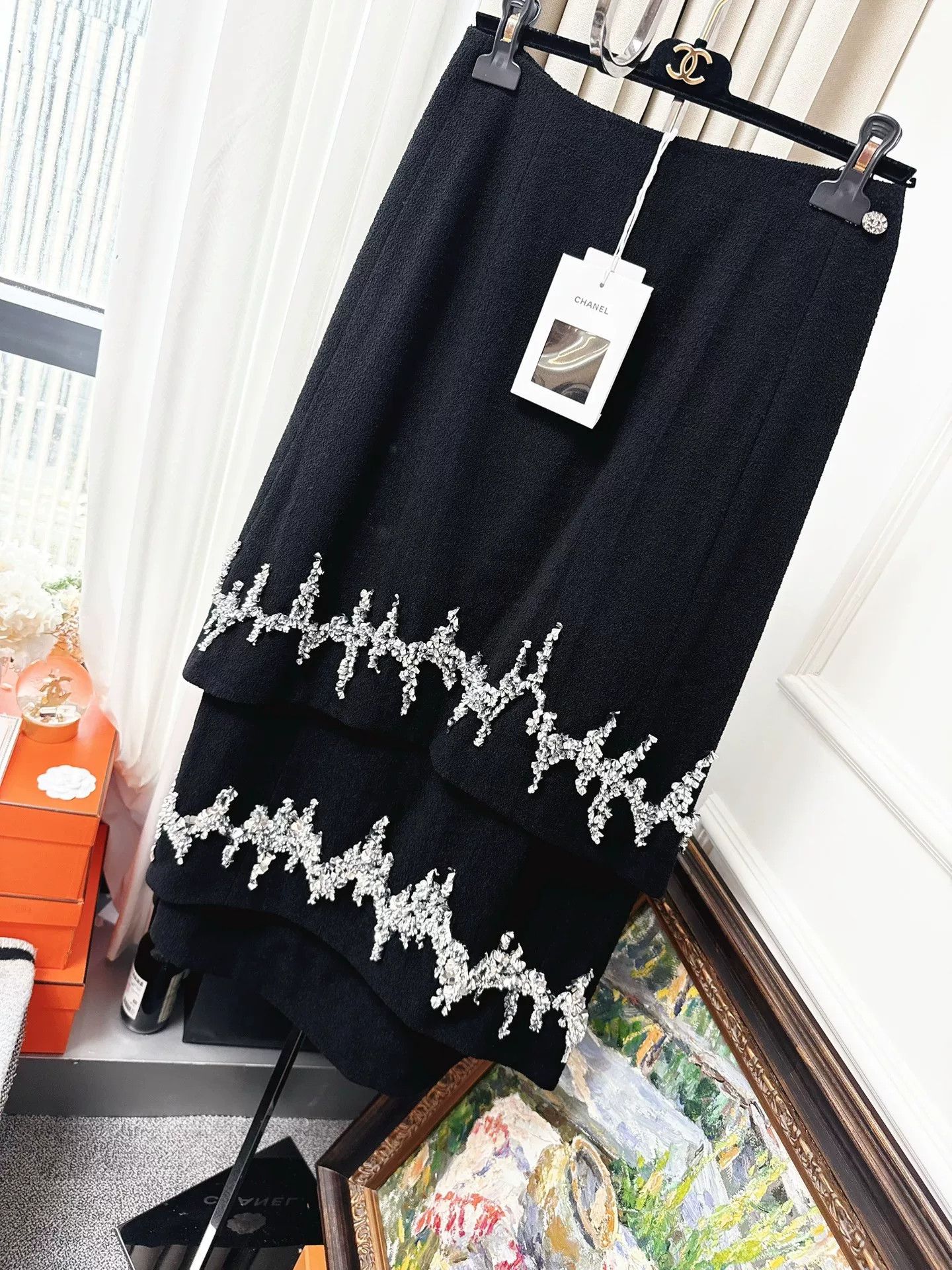 Chanel black silver sequined embroidery midi skirt Size US 36 / EU 52 - 1 Thumbnail