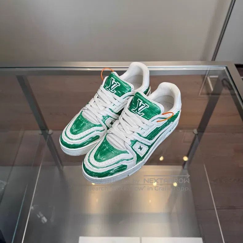 Louis Vuitton Louis Vuitton Trainer White and Green Graffiti shoes Size US 9 / EU 42 - 1 Thumbnail