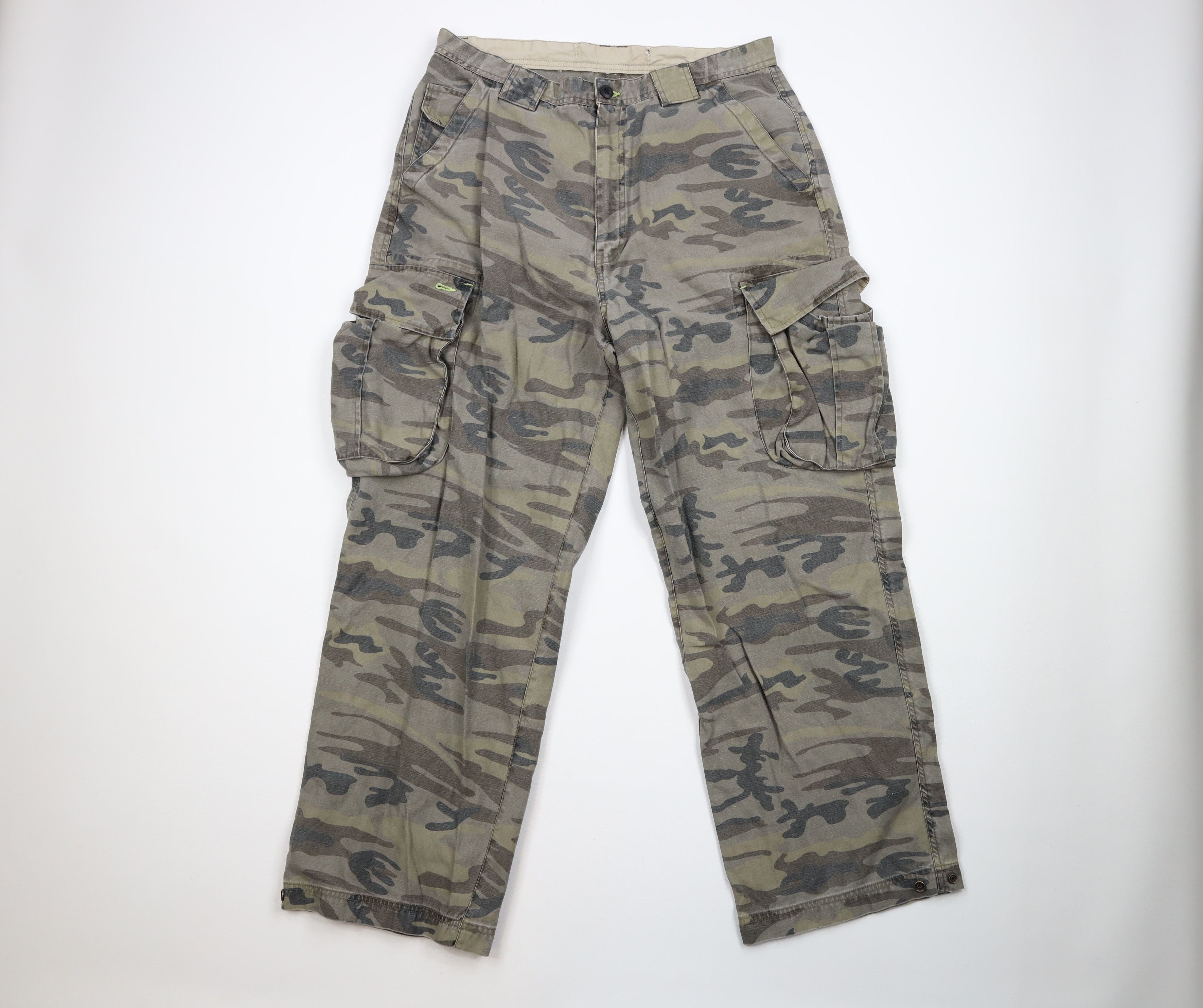 image of Vintage 90's Streetwear Fit Wide Leg Cargo Pants Camouflage, Men's (Size 34)