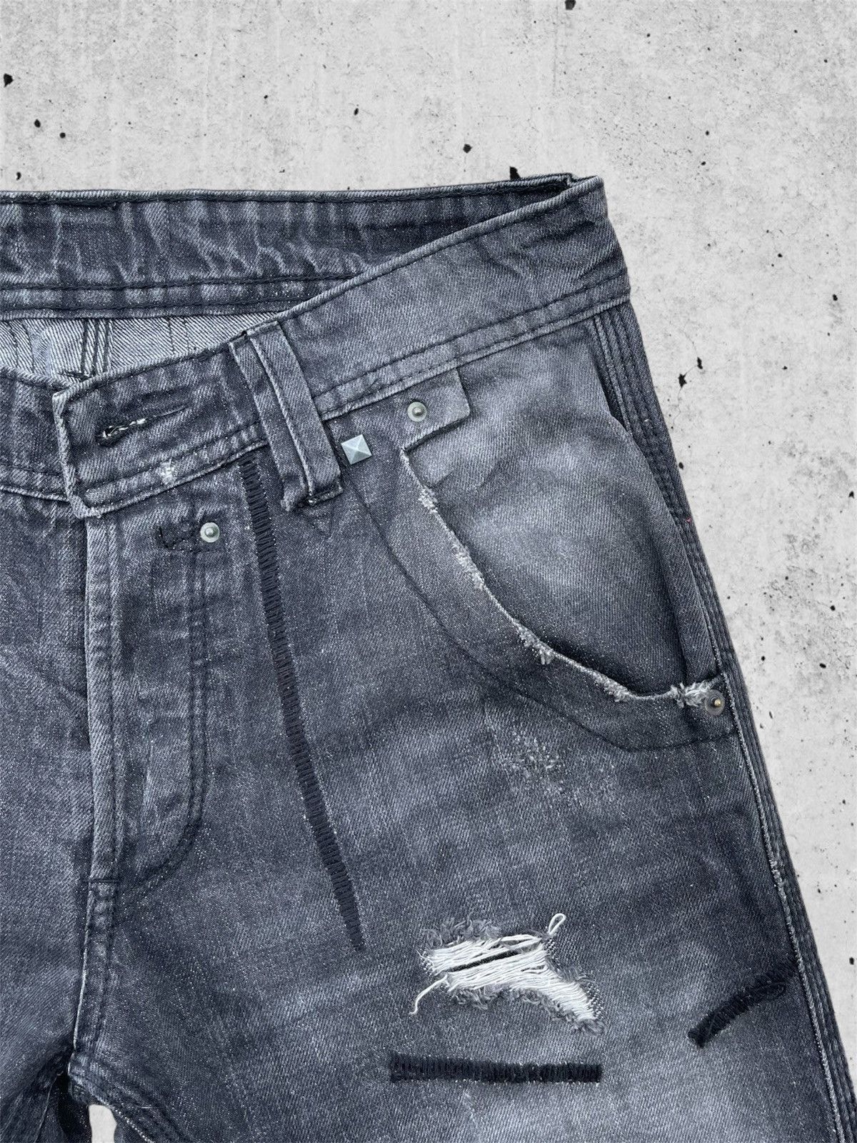 Japanese Brand 🔥 Japanese Brand Black Distressed Denim W31🔥 Size US 31 - 7 Thumbnail