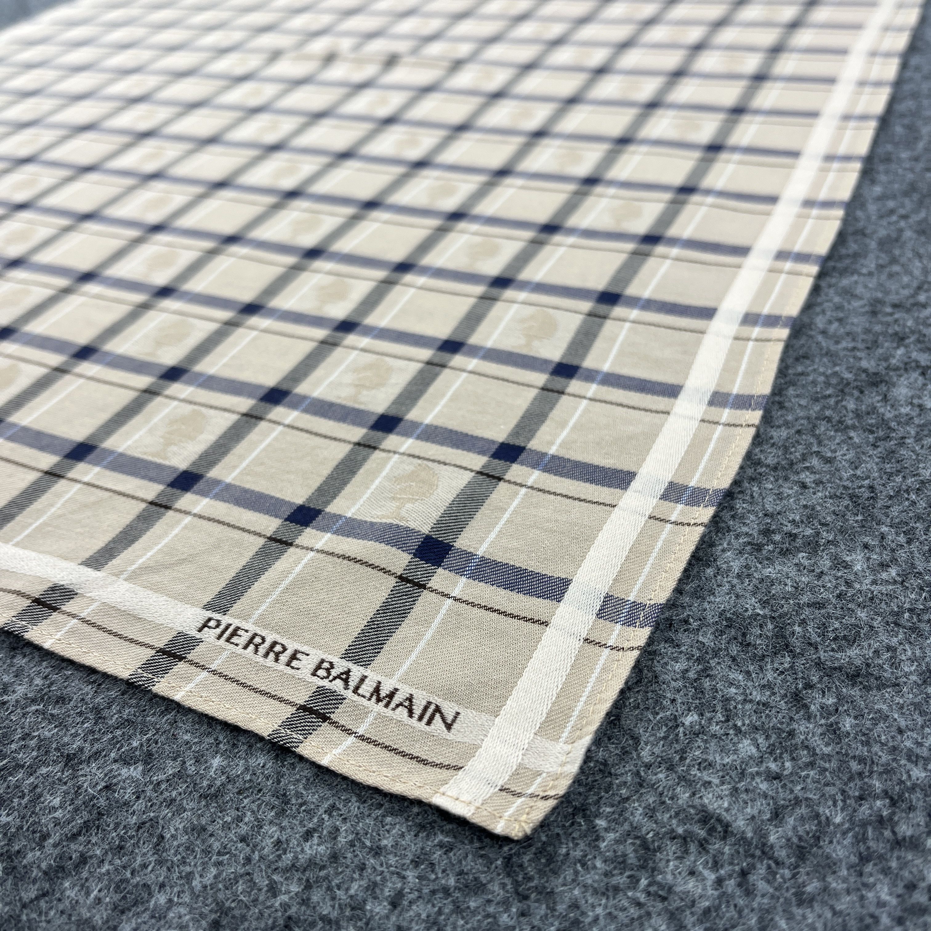 Pierre Balmain Pierre Balmain Handkerchief / Bandana / Neckerchief B717 Size ONE SIZE - 5 Thumbnail