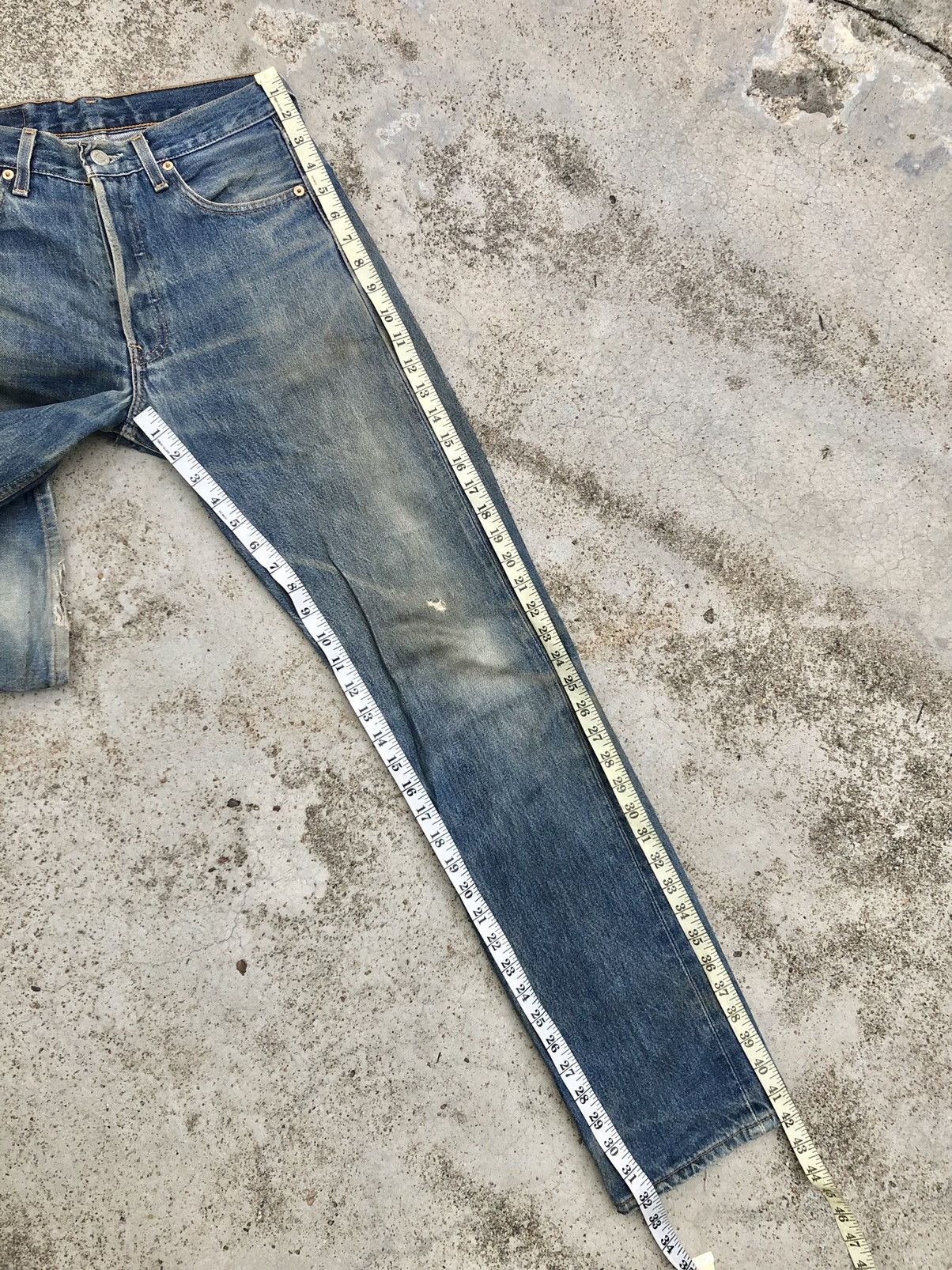 Levi's VINTAGE 90s LEVIS 501 DIRTY DISTRESSED DENIM Size US 28 / EU 44 - 11 Thumbnail