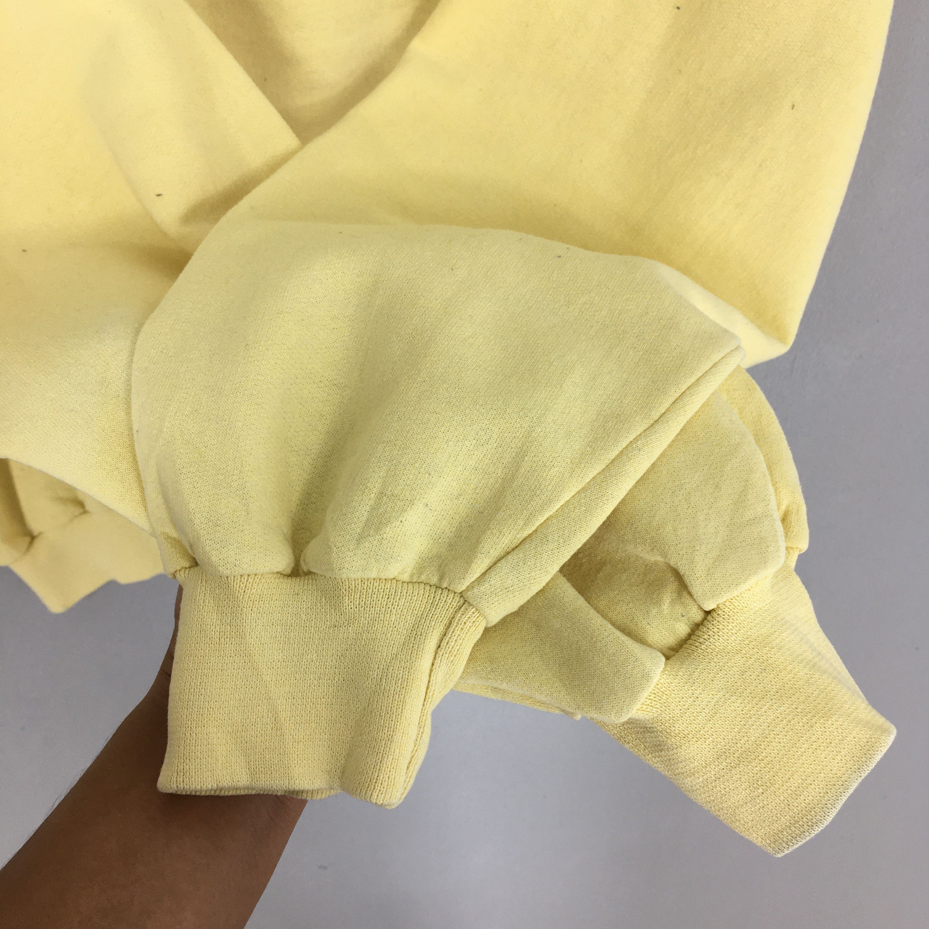 Vintage Vintage Aruba Beach Yellow Sweatshirt Medium Size US M / EU 48-50 / 2 - 4 Thumbnail