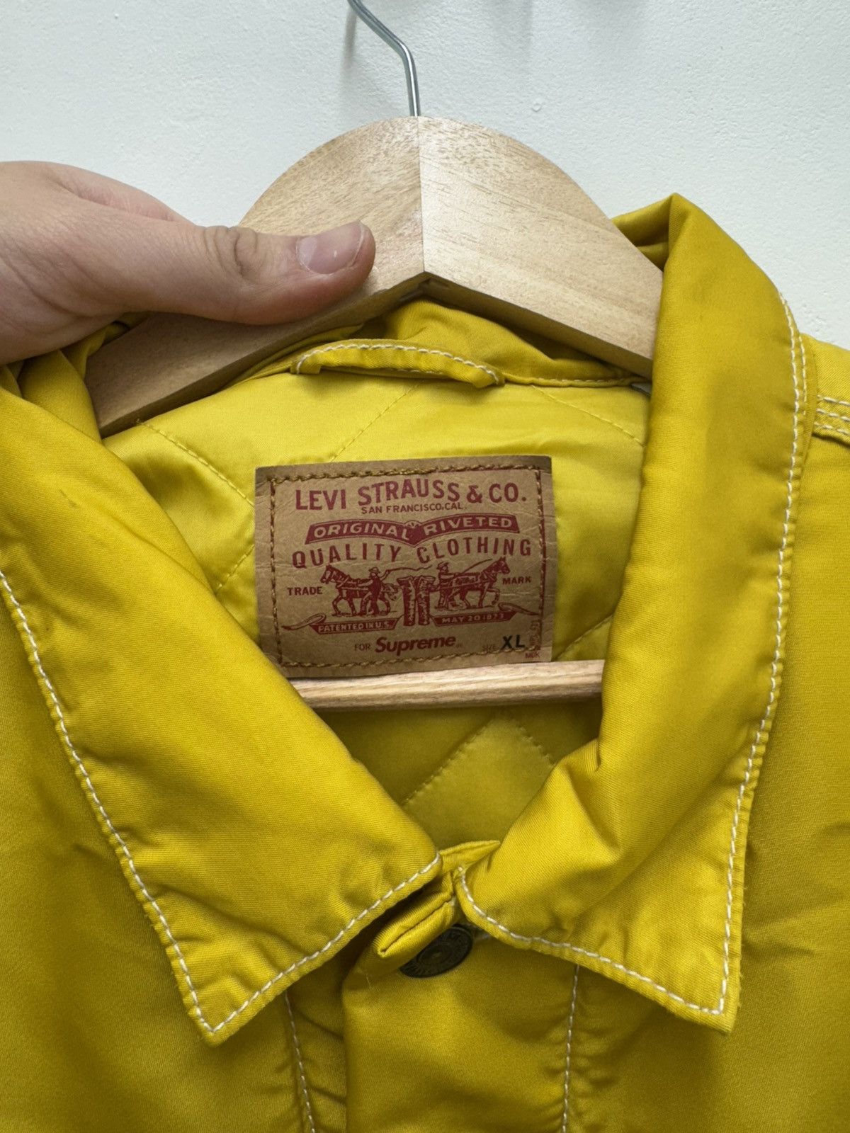 Supreme Supreme X Levis Yellow Bomber Size US XL / EU 56 / 4 - 3 Thumbnail