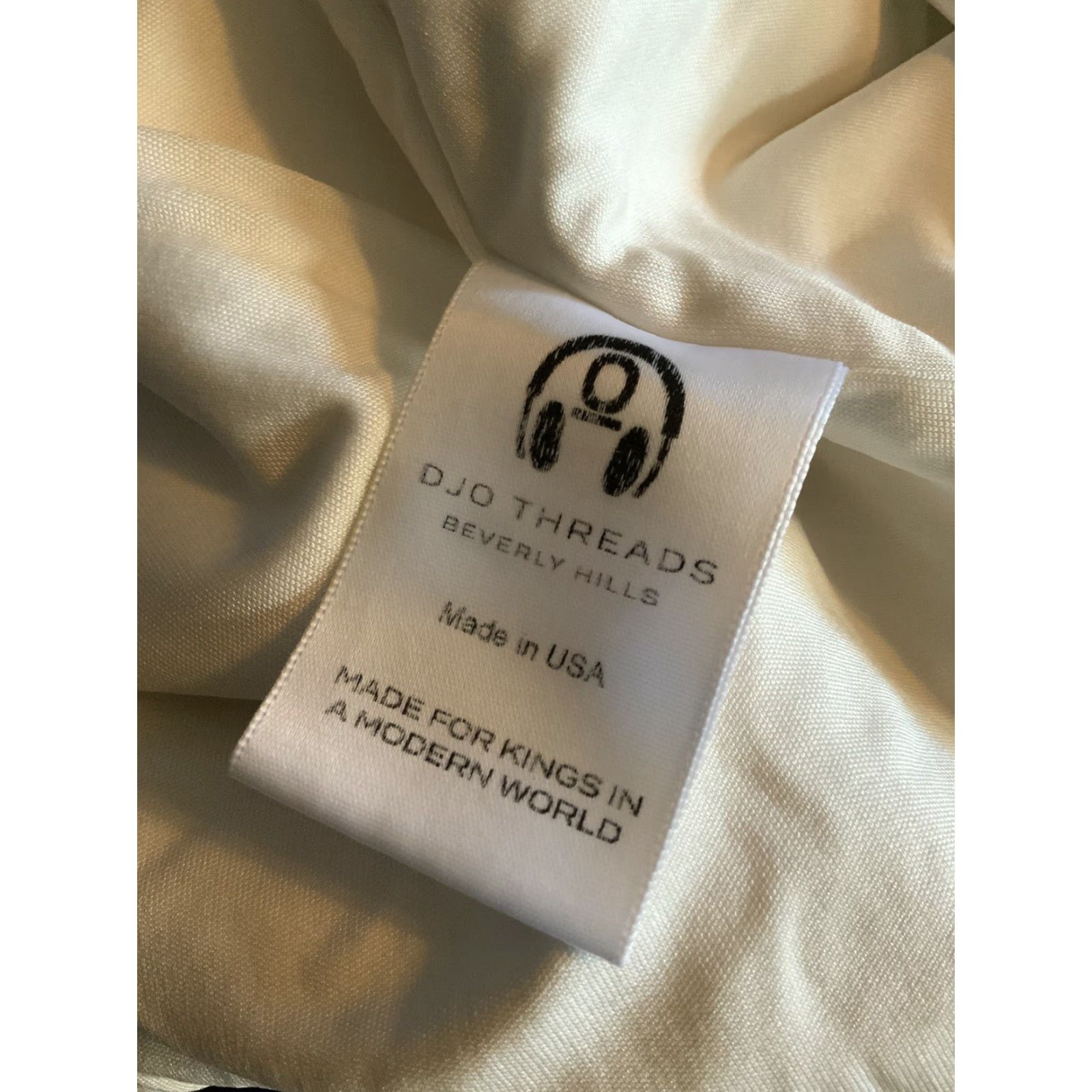 Vintage DJO Threads Beverly Hills Collection 2 Silk Lined Double Layer S/S T-Shirt Sz. M Men White Shirt Lined Silk BH Collection 2 Mens M White Shirt Size US M / EU 48-50 / 2 - 7 Thumbnail