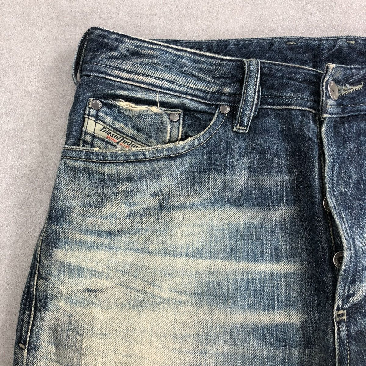 Diesel × If Six Was Nine × Le Grande Bleu (L.G.B.) 🇮🇹 2000s Diesel Industry Koolter Distressed Faded Jeans Size US 29 - 11 Thumbnail