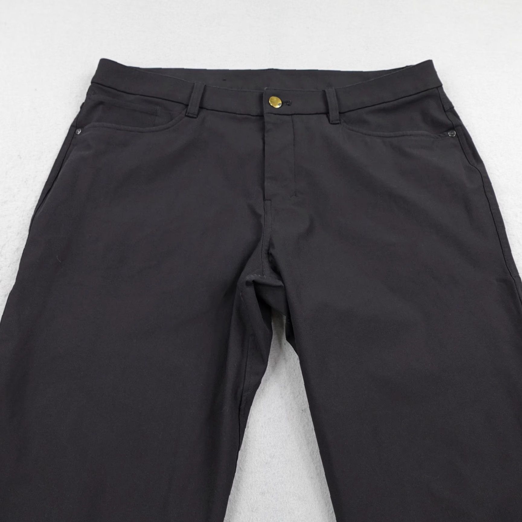 Lululemon VINTAGE Lululemon Pants Mens 35 Black ABC Slim Fit 32" Warpstreme Performance Chino Size US 35 - 2 Thumbnail