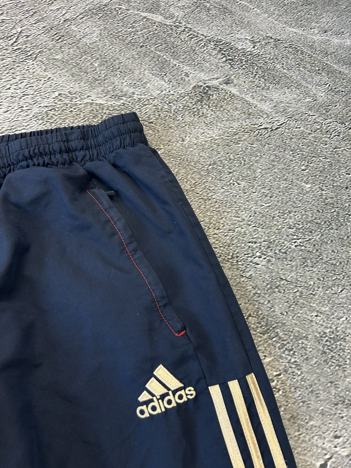 Adidas × Vintage Adidas Munster Rugby vintage nylon track pants navy baggy Size US 32 / EU 48 - 4 Thumbnail