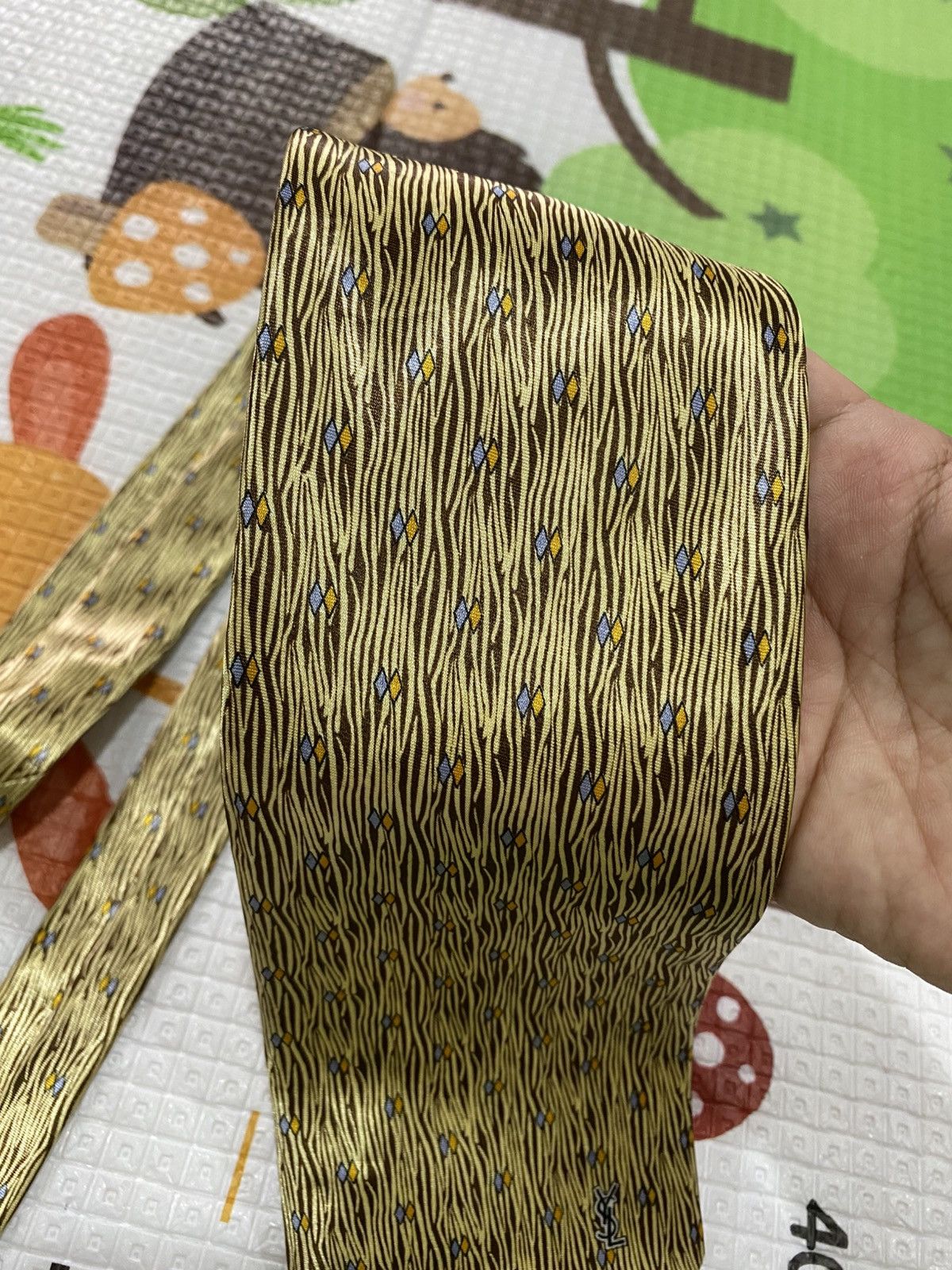 Yves Saint Laurent Vintage YSL Paris Abstract Silk Tie Made In Italy Size ONE SIZE - 3 Thumbnail