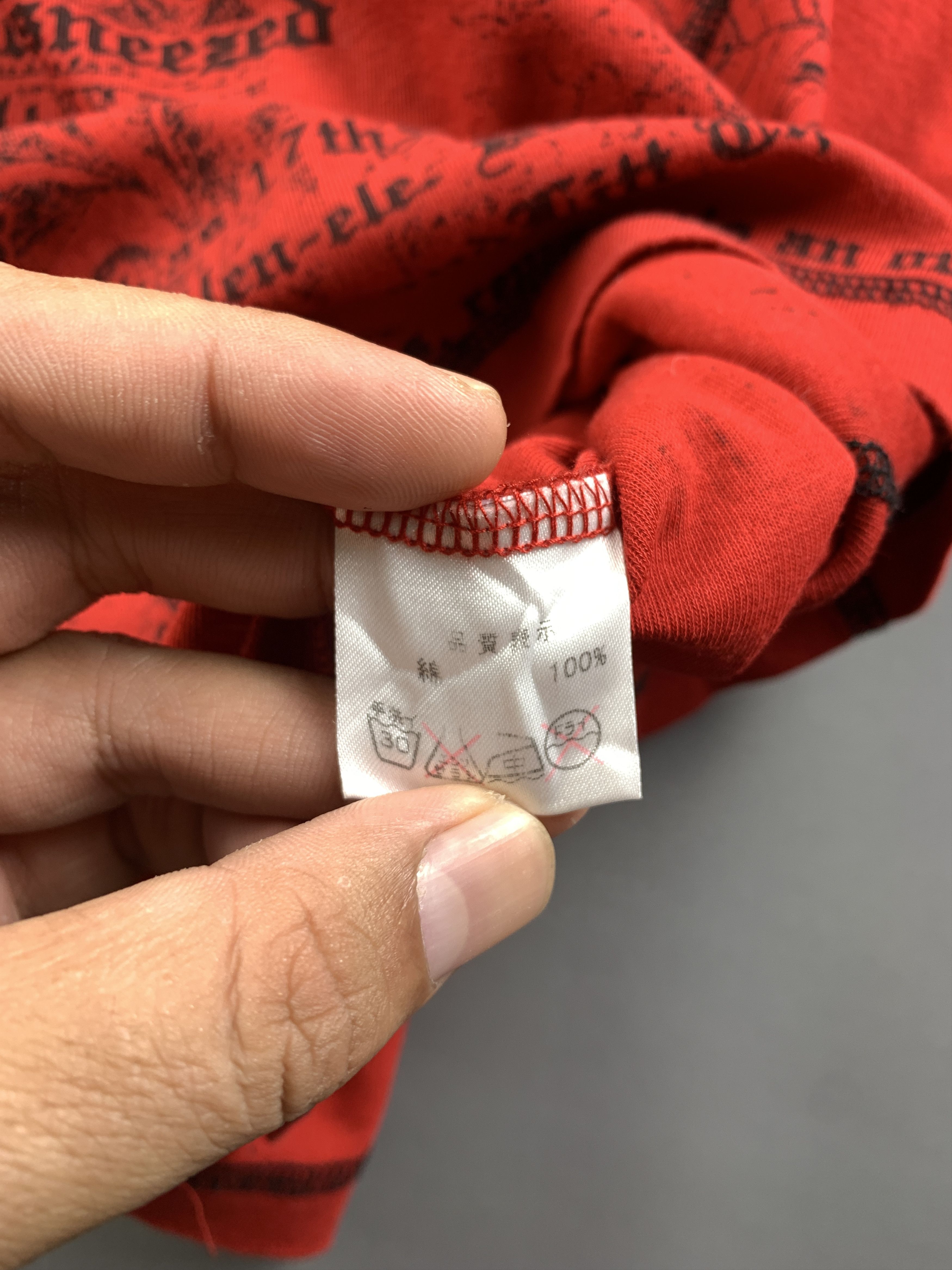 Japanese Brand 2000s Gardenia Red Contrast Sigilism Poem Crop Fit Tee (M) Size M / US 6-8 / IT 42-44 - 10 Thumbnail