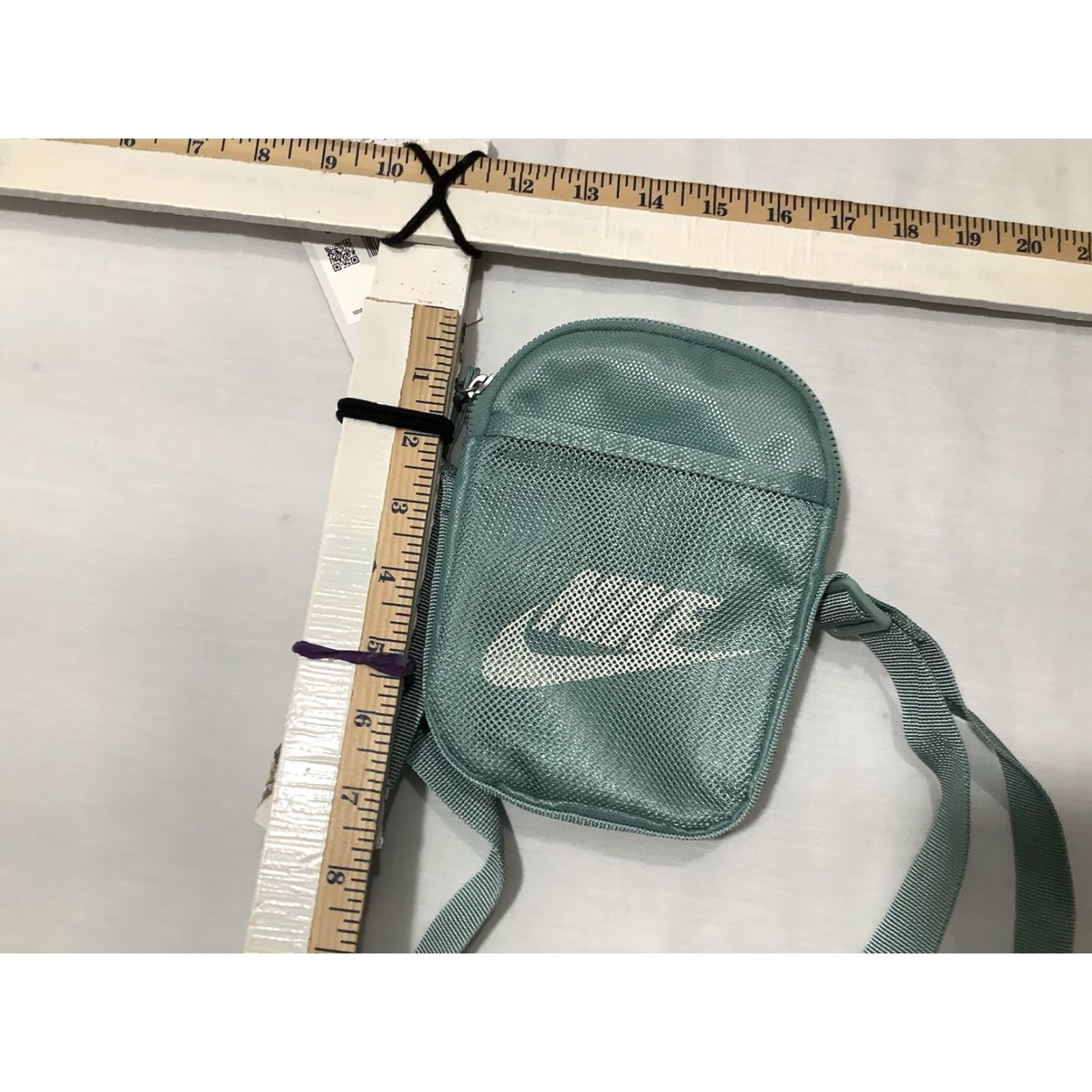 Nike Nike Heritage Crossbody Bag Pouch Green Unisex Small Casual Travel Bag Mens Womens Girls Boys Size ONE SIZE - 6 Thumbnail