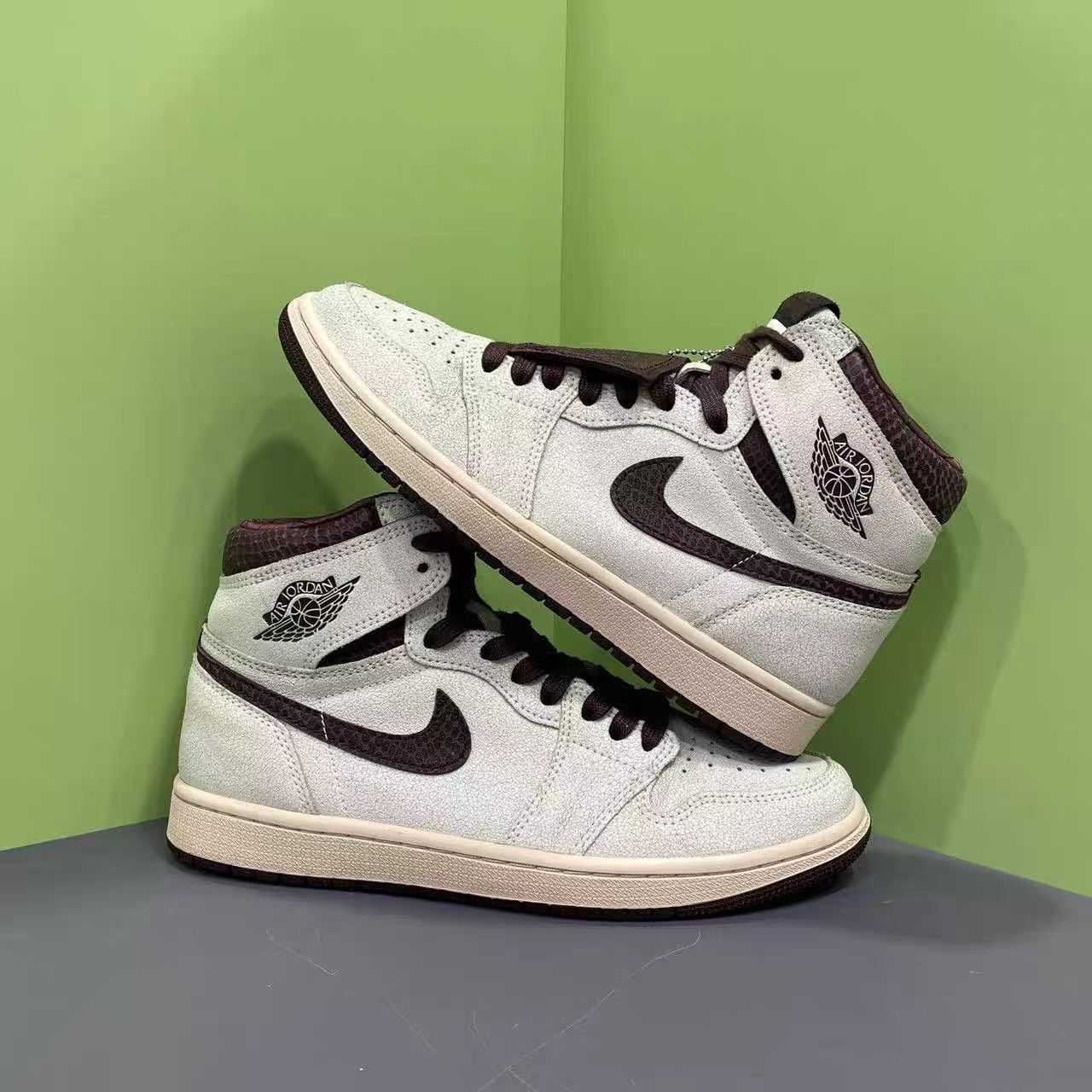 Jordan Brand A Ma Maniére x Air Jordan 1 Snakeskin Sneakers K15 Size US 9 / EU 42 - 4 Thumbnail