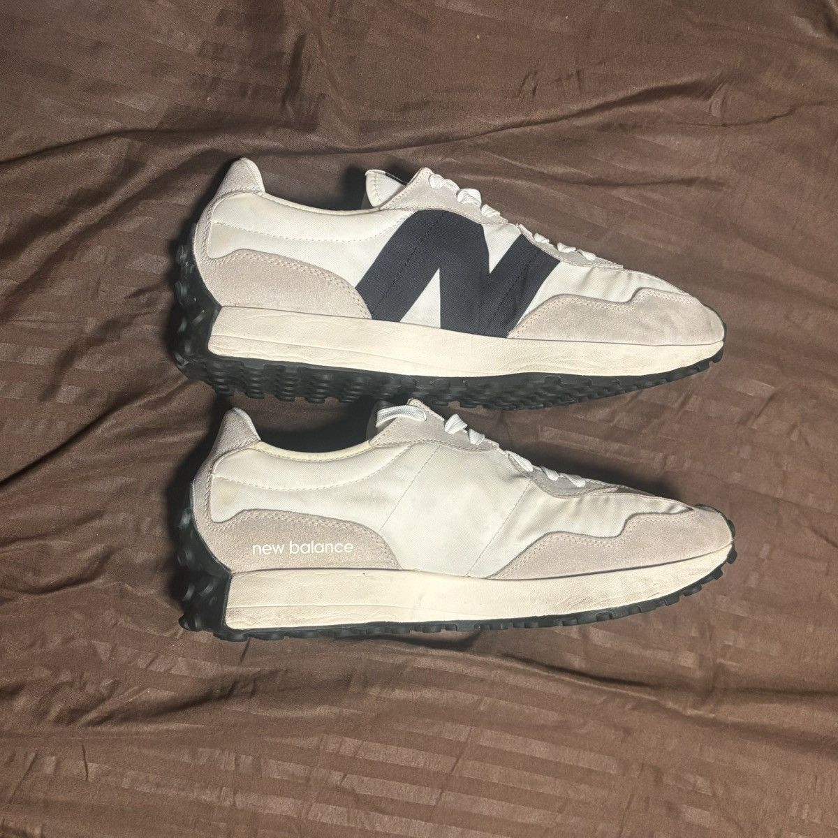 New Balance Men's New Balance 327 Sea Salt White Black Athletic 11.5 Size US 11.5 / EU 44-45 - 4 Thumbnail