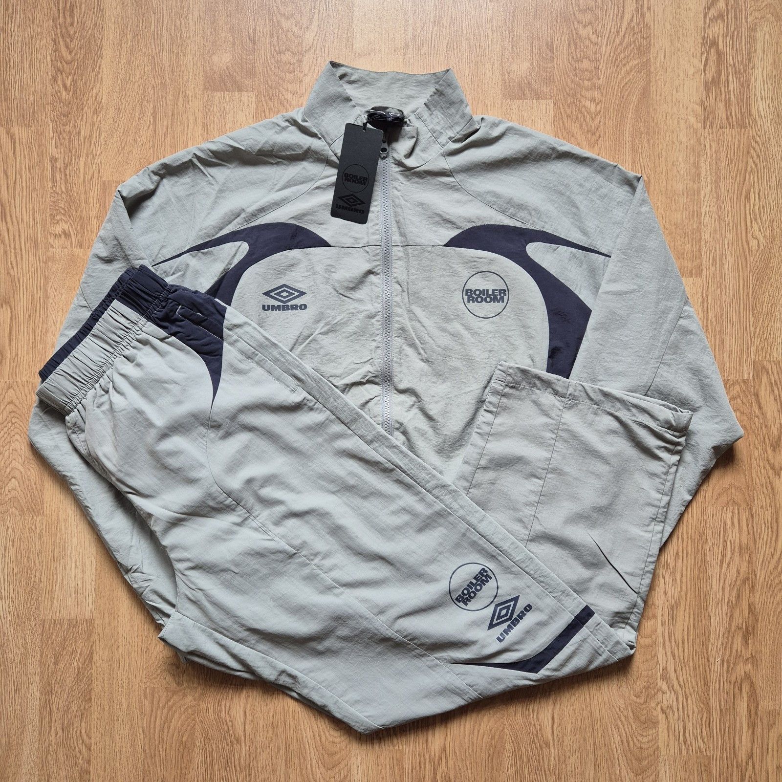 Umbro Umbro x Boiler Room Track Set Grey Brand New SS25 Size US M / EU 48-50 / 2 - 1 Thumbnail