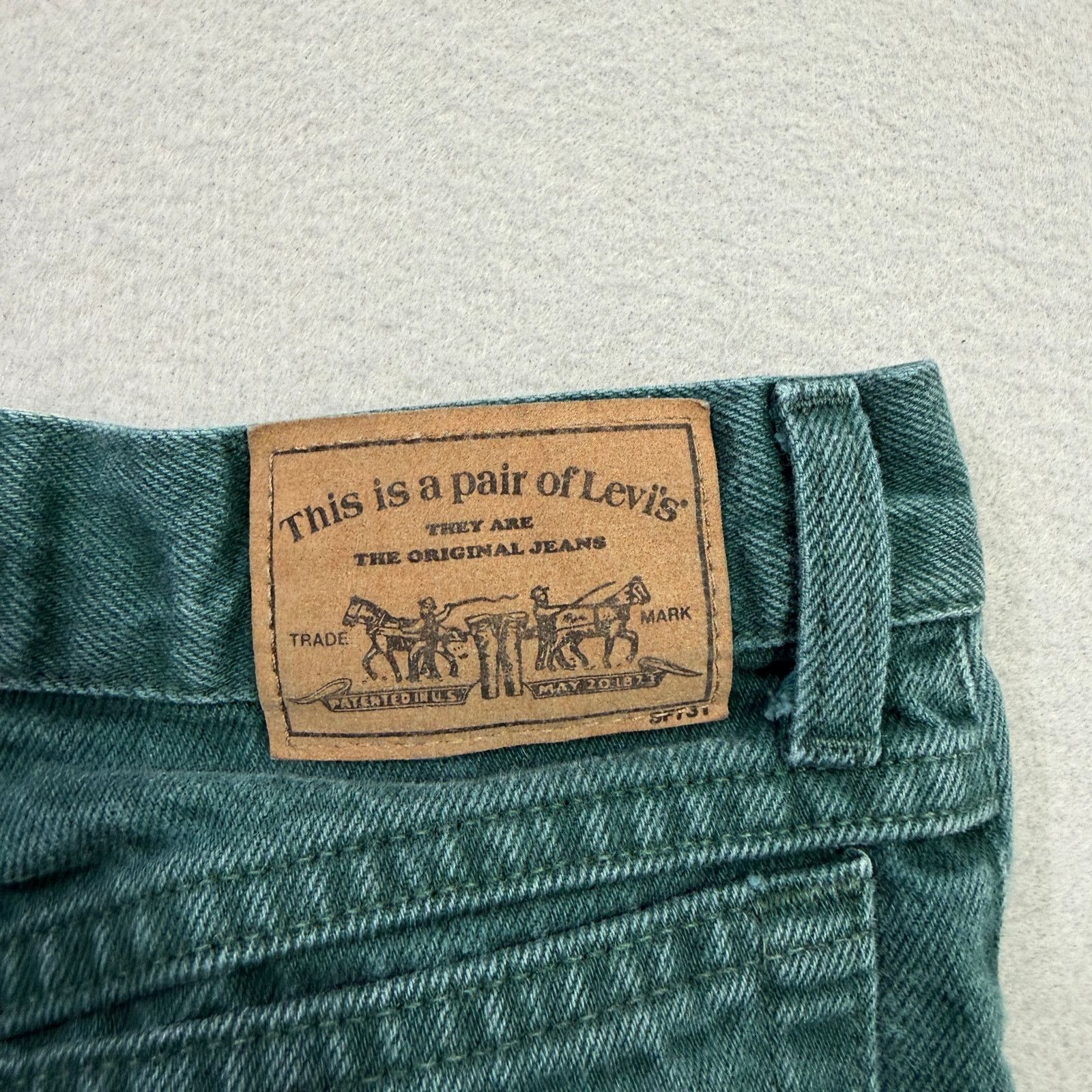 Vintage Vintage Levis 900 Jeans Women's 7 Green Mom High Rise 90s Size 26" / US 2 / IT 38 - 7 Thumbnail