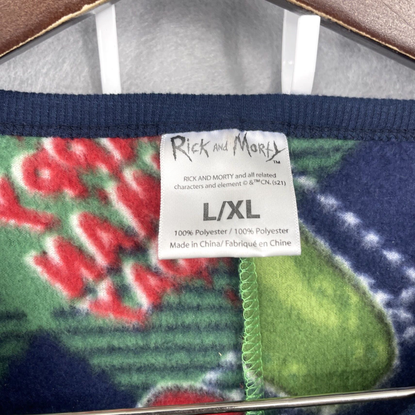 Vintage VINTAGE Rick and Morty Pickle Rick Fleece Pajama Suit Men XL Green Cartoon Christmas Holiday Sleepwear Size 46R - 7 Thumbnail