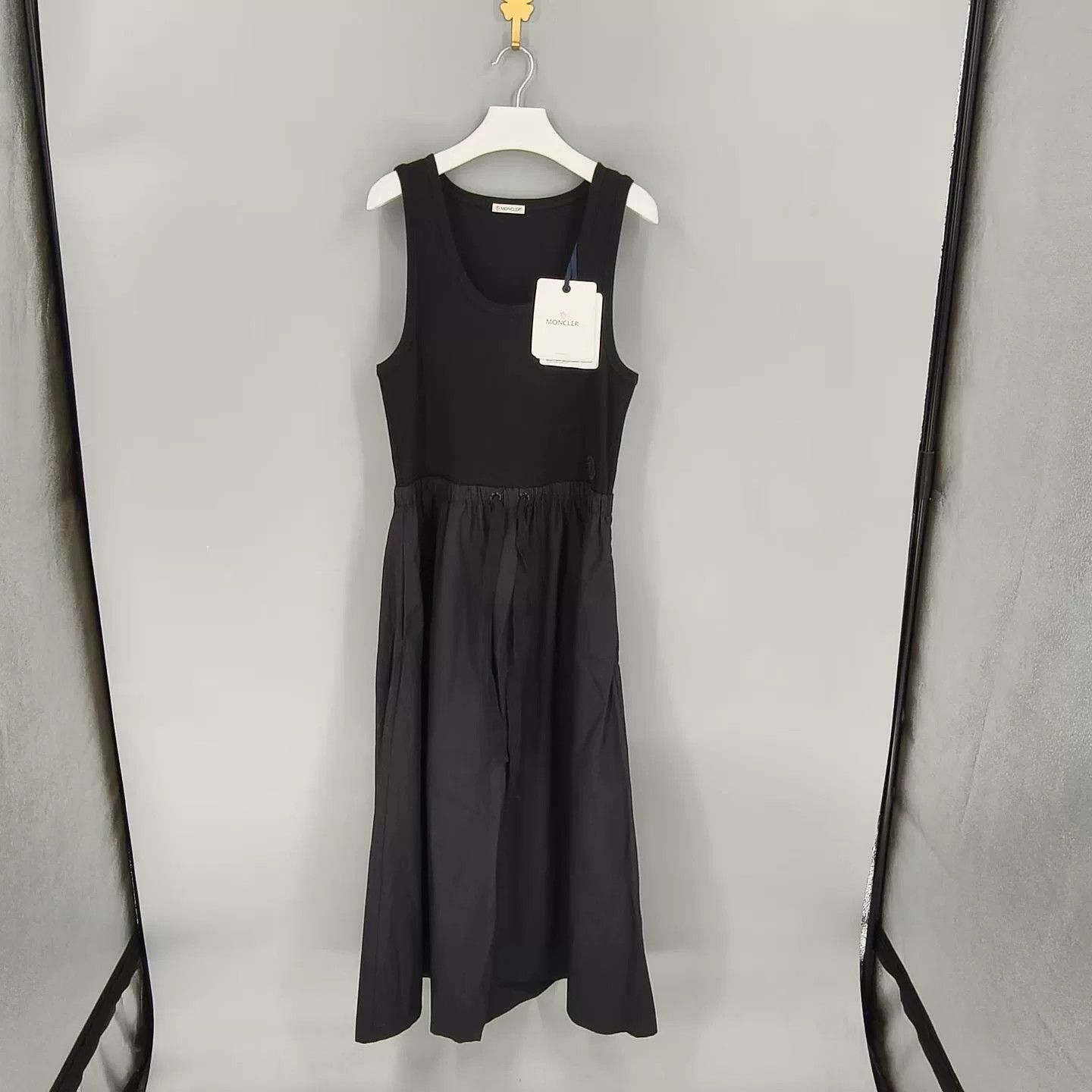 Moncler Moncler Waist Logo Spliced Dress Size M / US 6-8 / IT 42-44 - 1 Thumbnail