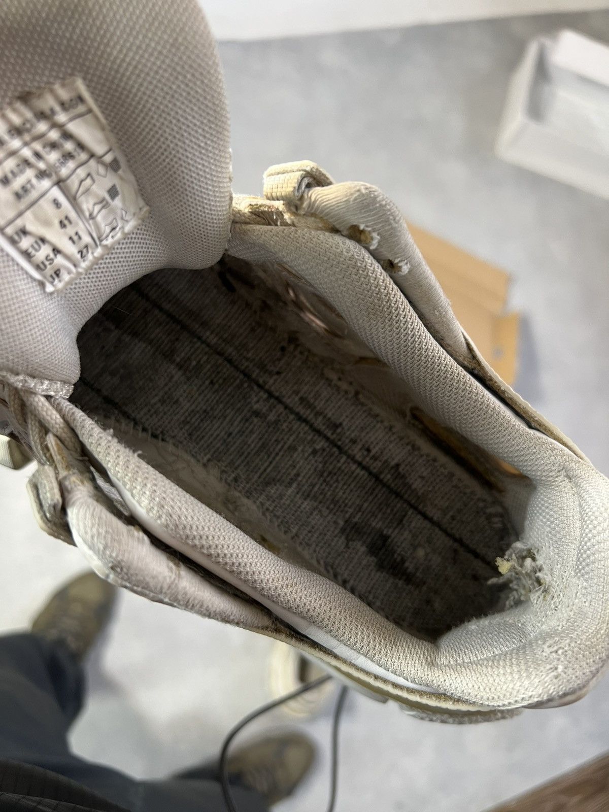 Balenciaga Size 8 - Balenciaga Track 2.0 White Beige Men’s Sneakers Size US 8 / EU 41 - 16 Thumbnail