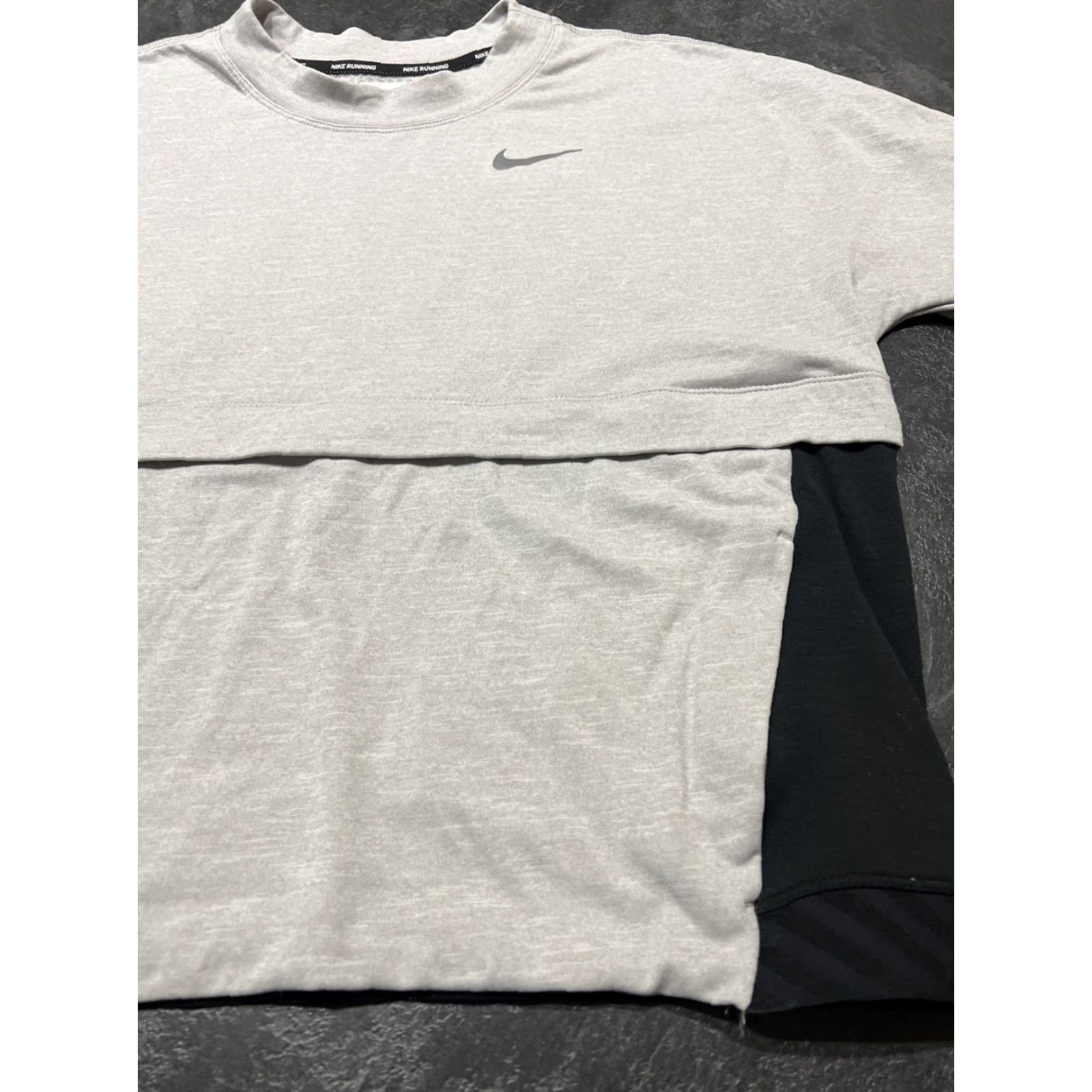 Nike VINTAGE Nike Running Therma-Sphere Long Sleeve Top Women's L Gray AJ8671-059 Size L / US 10 / IT 46 - 3 Thumbnail