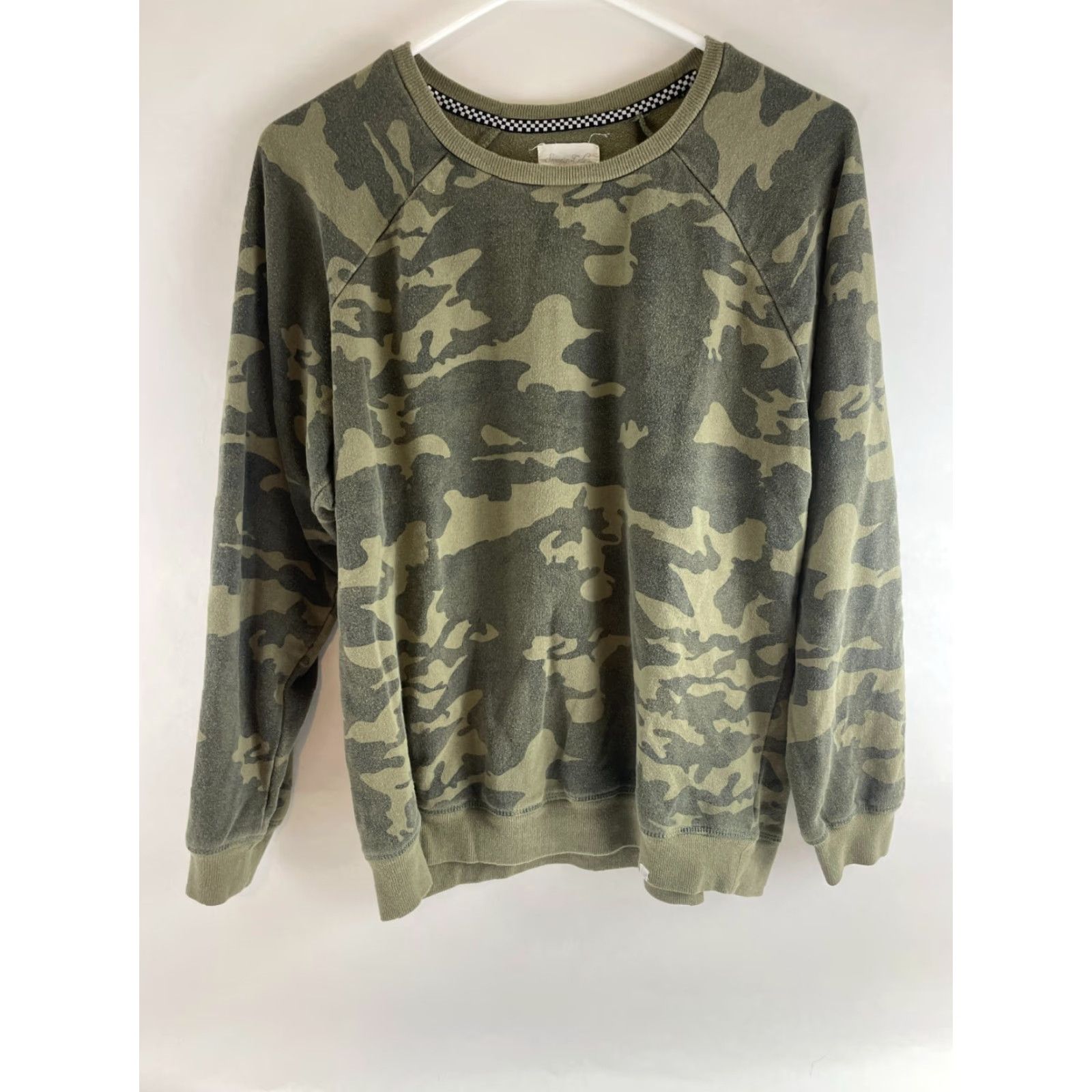 Sovereign Code Sovereign Code Sweater Women's Green Camouflage Pullover Round Neck Medium Size M Shirt Womens Modern Sale: Free Return Size M / US 6-8 / IT 42-44 - 2 Thumbnail