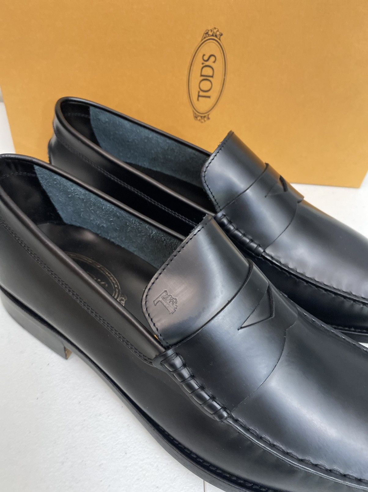 Tod's Tod’s 🇮🇹 Black Calf Leather Logo Emboss Devon Loafer 11 New Size US 11 / EU 44 - 4 Thumbnail