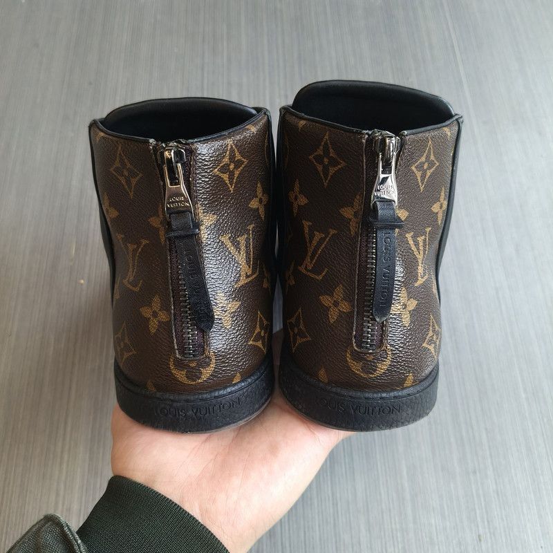 Louis Vuitton Louis Vuitton Black High-Top Leather Sneakers - Size US 8.5 / EU 41-42 - 3 Thumbnail