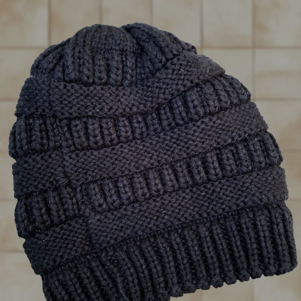 Vintage LVAIZ Satin Lined Knit Beanie Women's One Size Black Hat Cap Size ONE SIZE - 1 Thumbnail