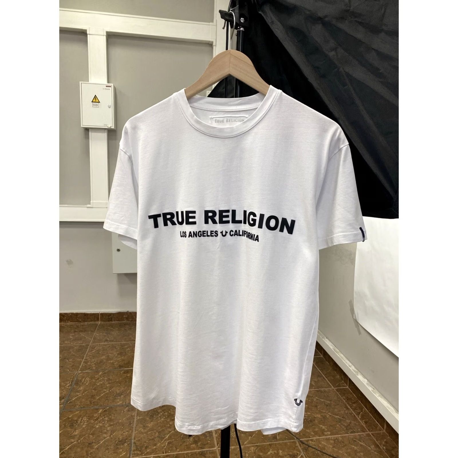 True Religion VINTAGE True Religion Los Angeles California t-shirt M White Mens Y2K Size US M / EU 48-50 / 2 - 2 Thumbnail